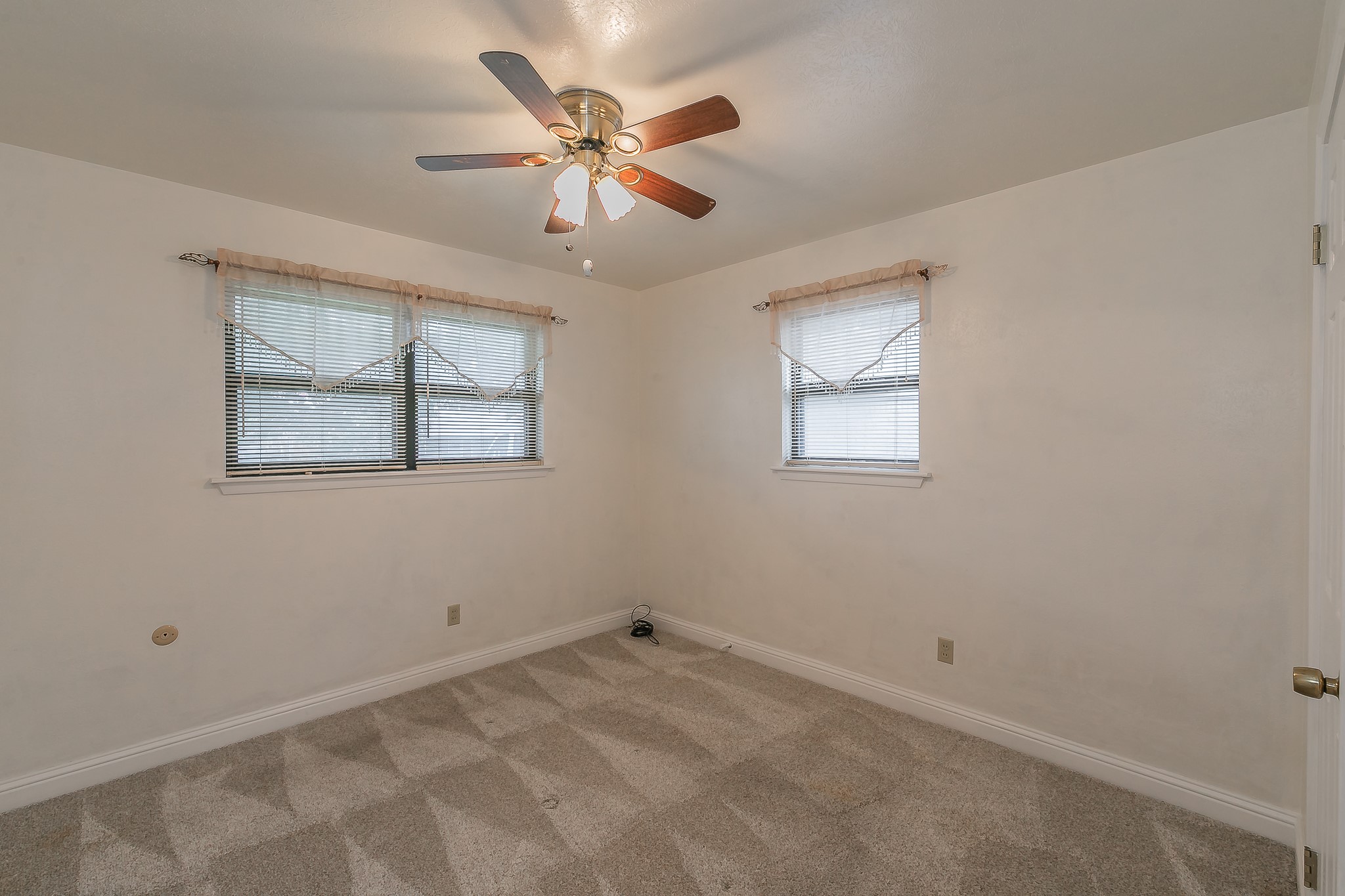 5828 Westcrest Drive W