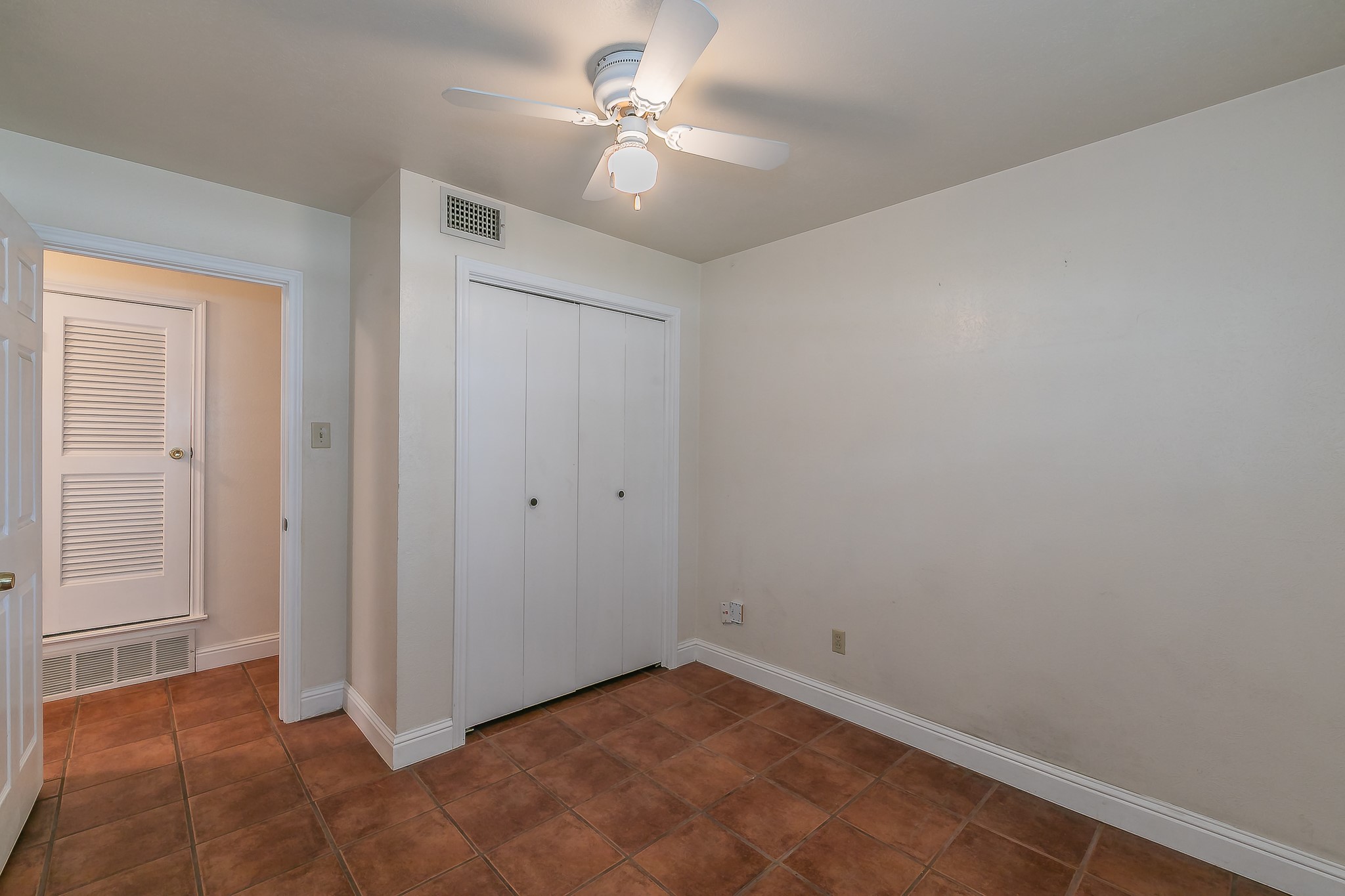 5828 Westcrest Drive W