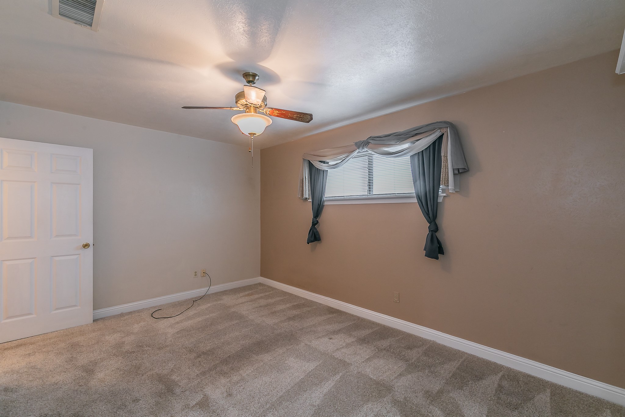 5828 Westcrest Drive W