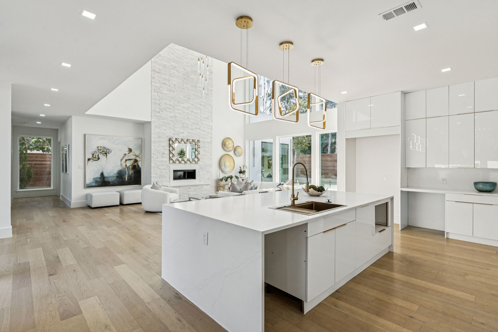 6118 Walnut Hill Lane