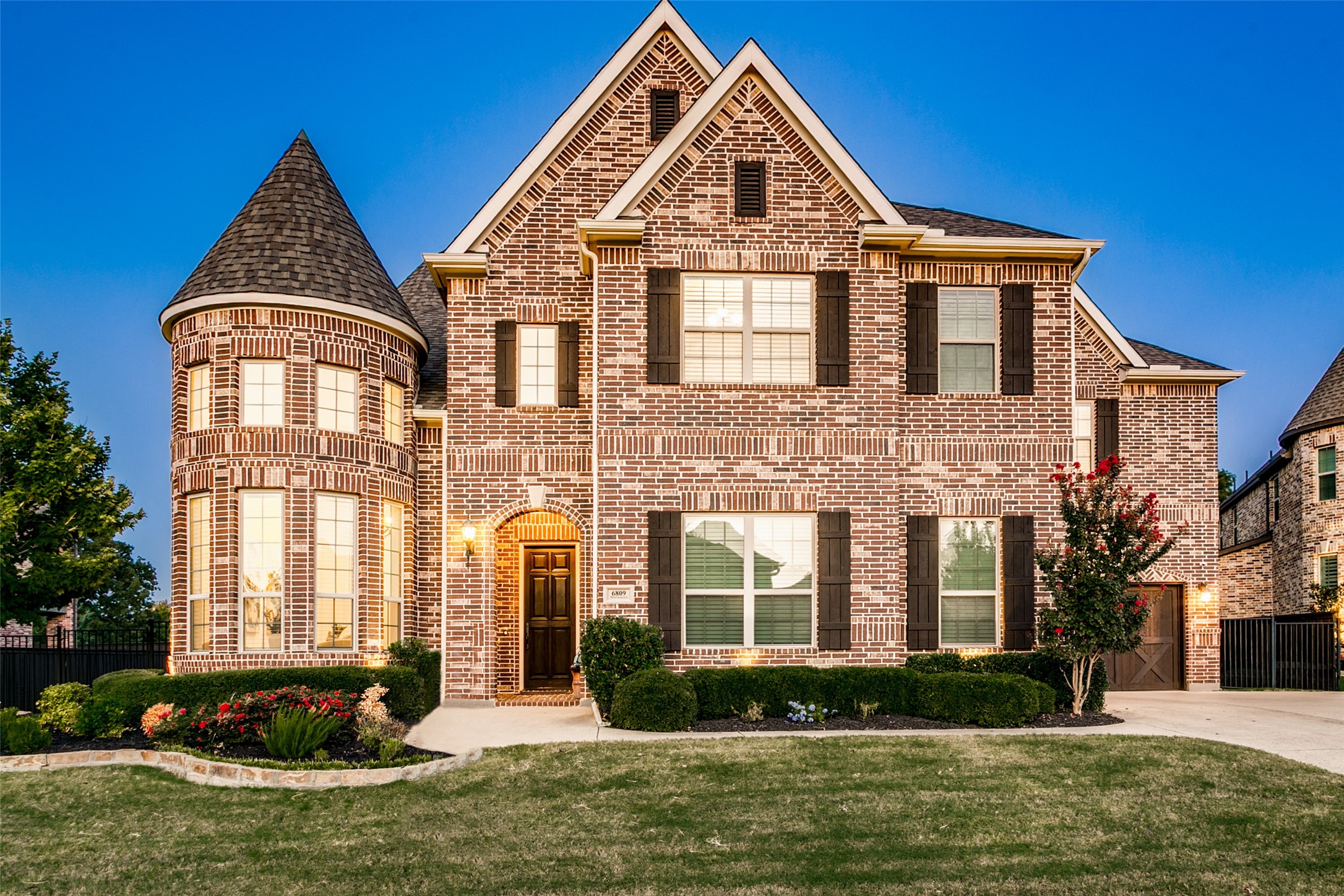 6809 Strauss
