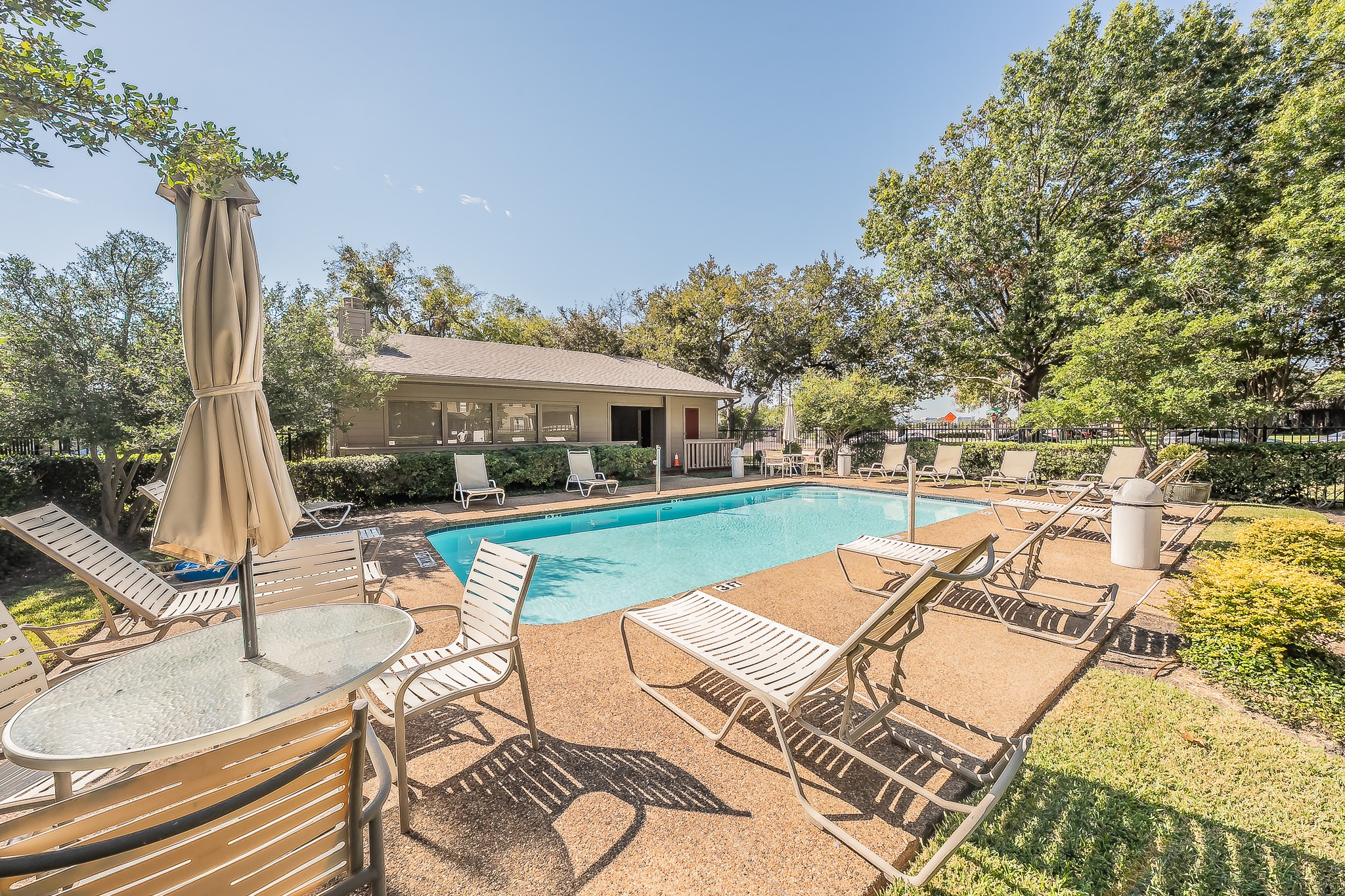 6341 Bordeaux Avenue