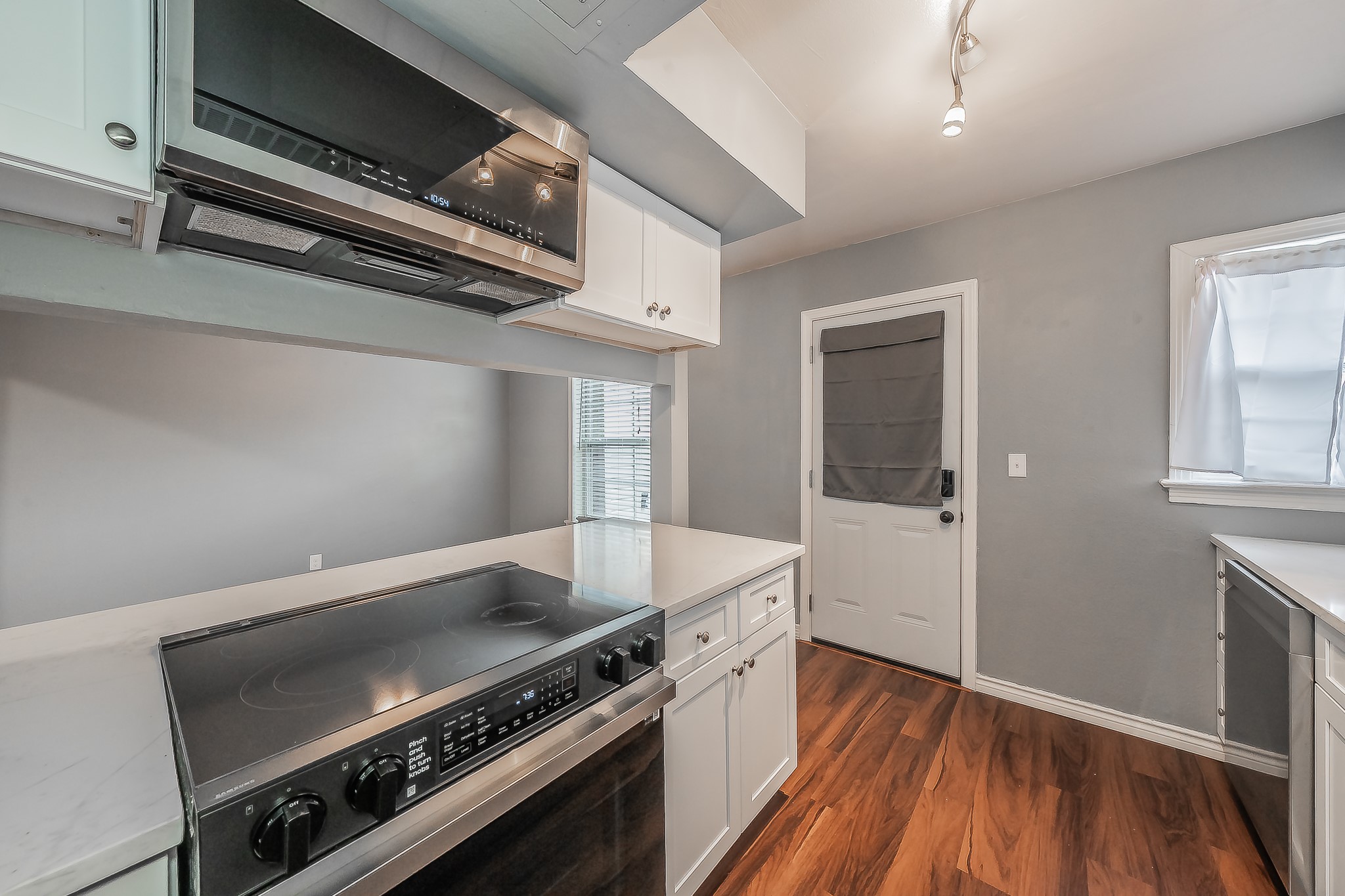 6341 Bordeaux Avenue