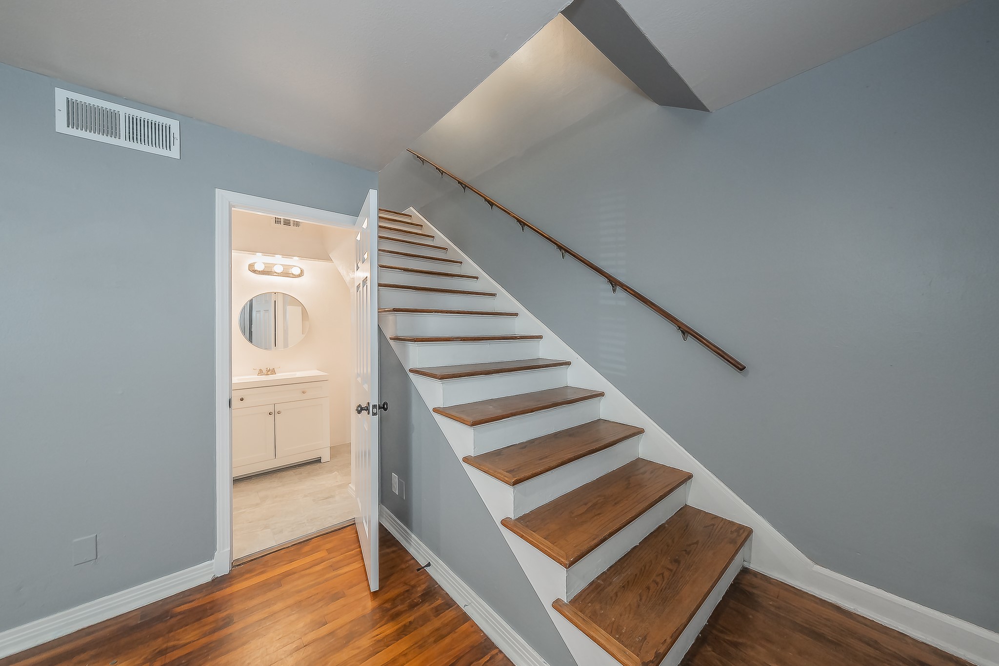 6341 Bordeaux Avenue