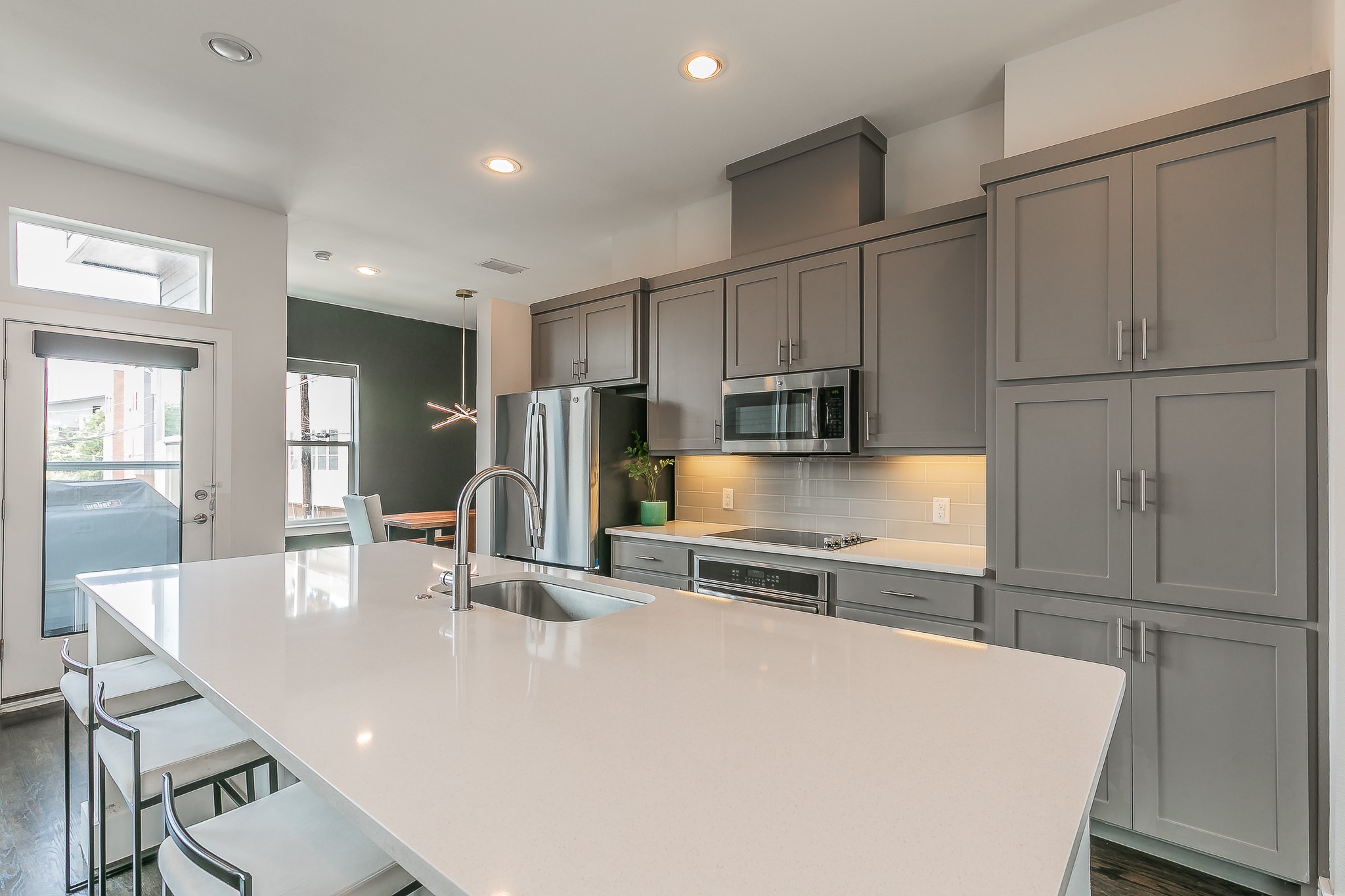 2441 Thatcher Drive