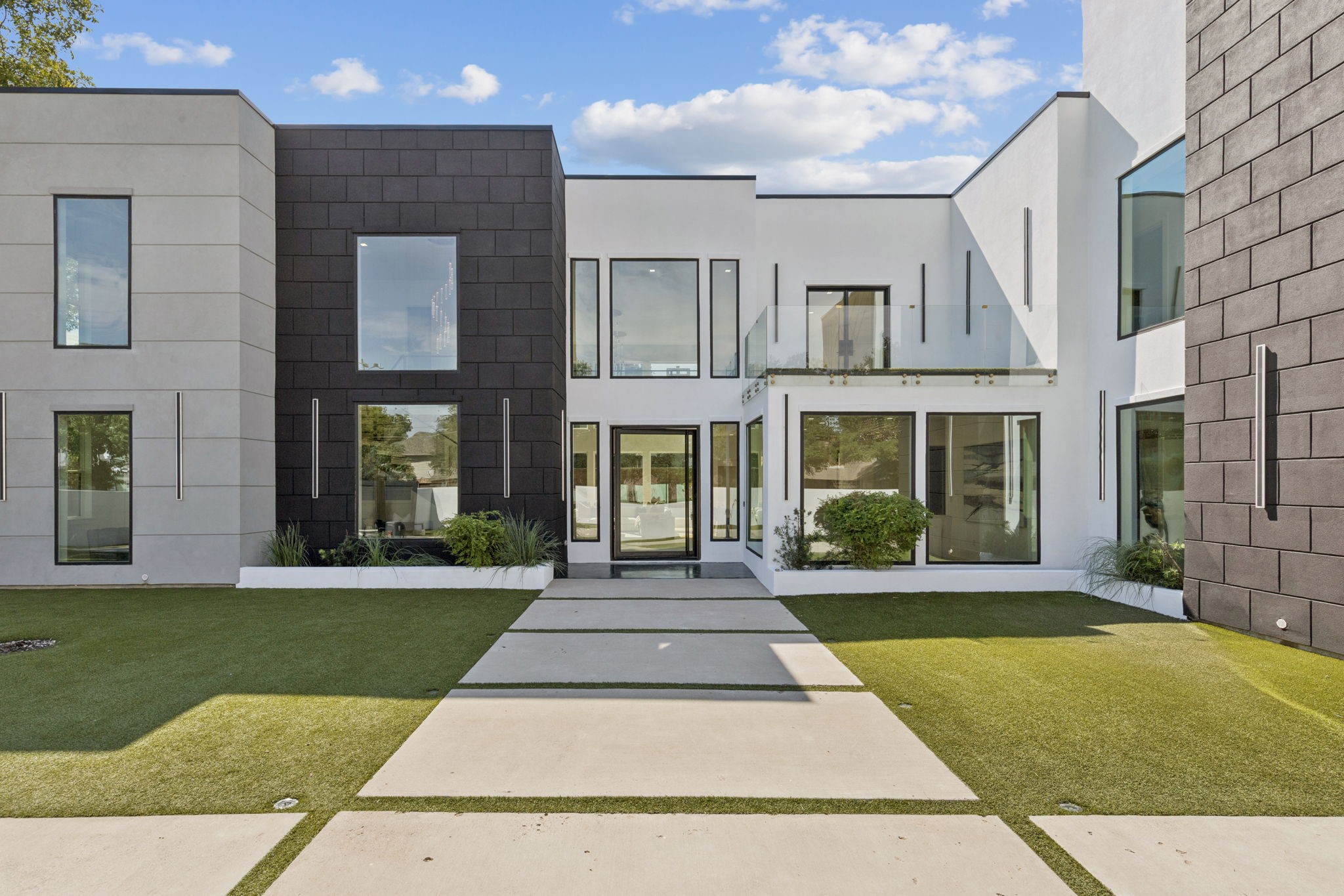 6118 Walnut Hill Lane