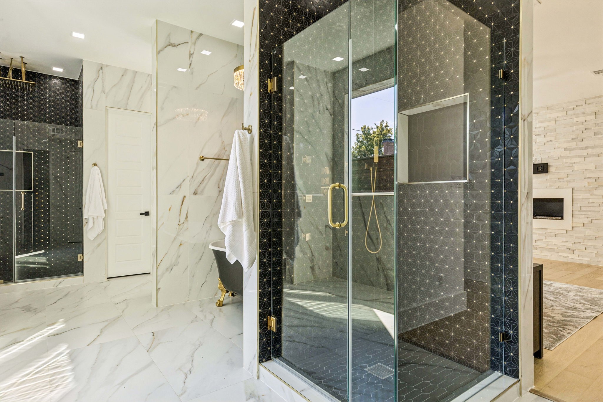 6118 Walnut Hill Lane