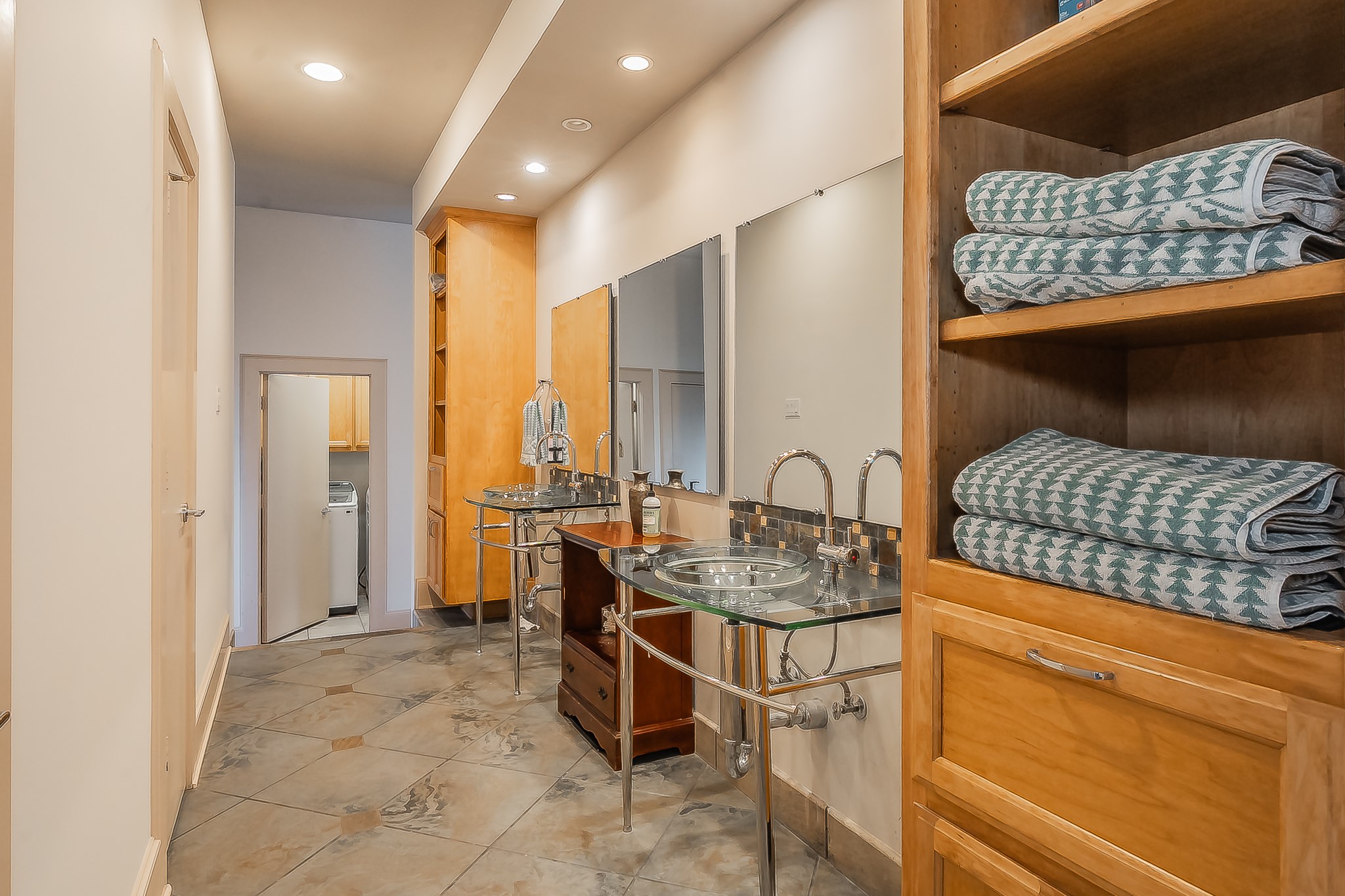 3911 Gilbert Avenue G