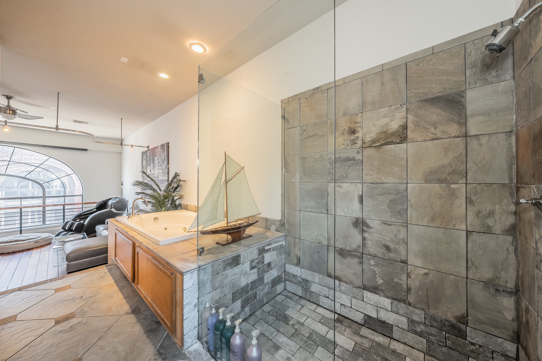 3911 Gilbert Avenue G