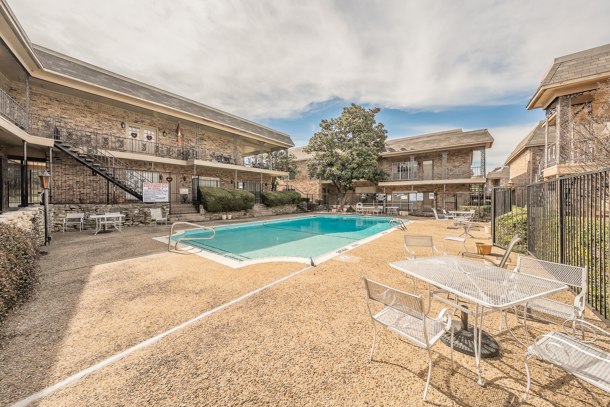 4415 Bellaire Drive S 203S