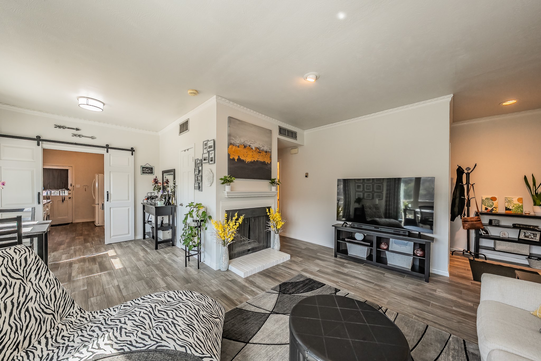 4415 Bellaire Drive S 203S