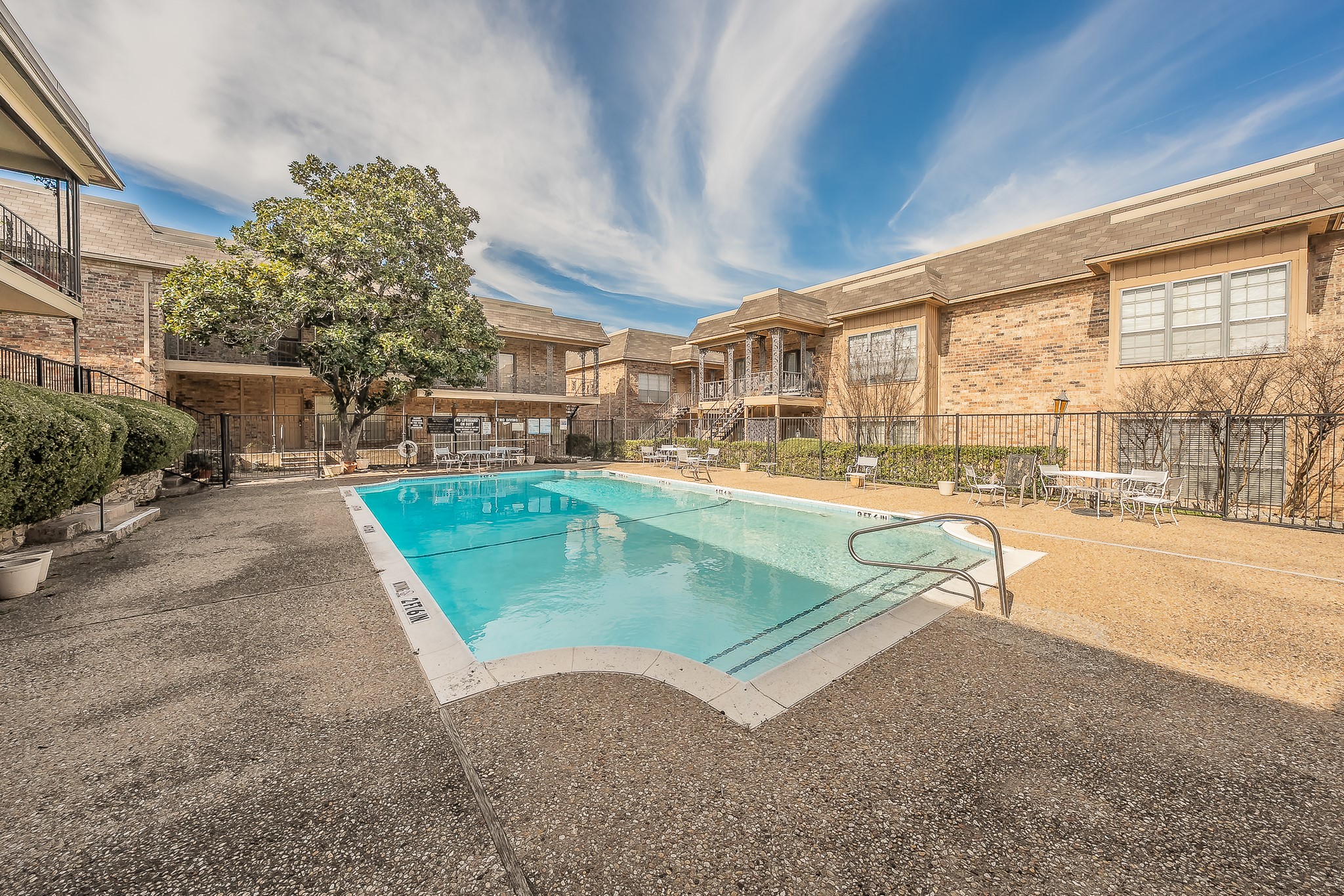 4415 Bellaire Drive S 203S