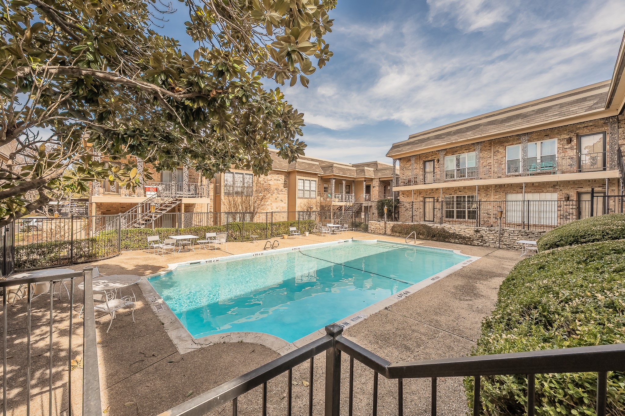 4415 Bellaire Drive S 203S