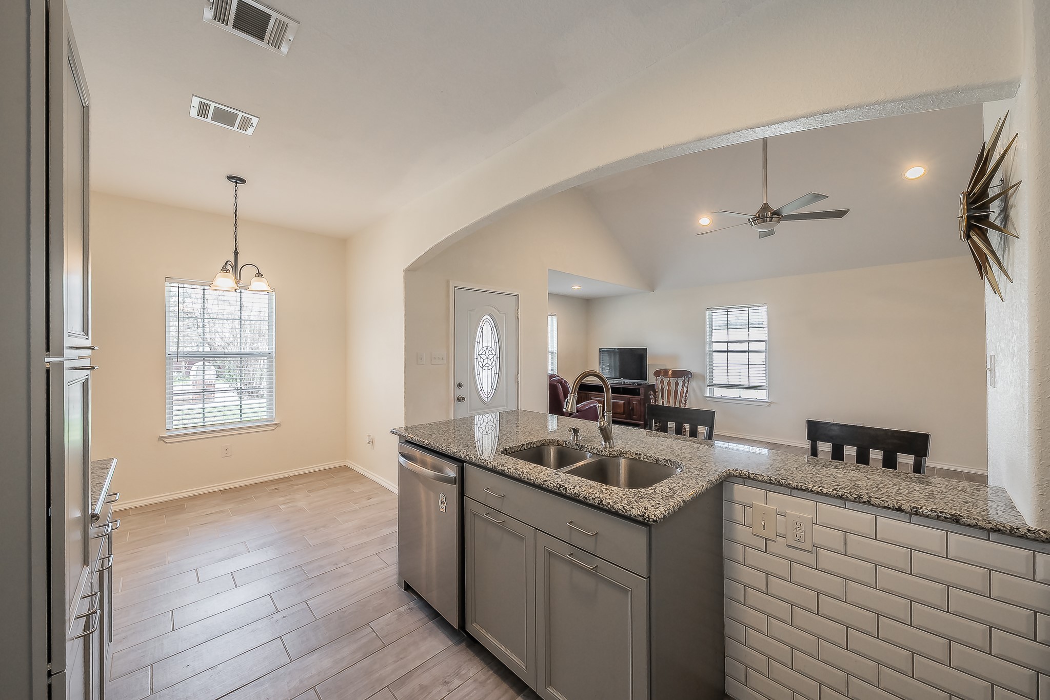 906 N Wilhite Street