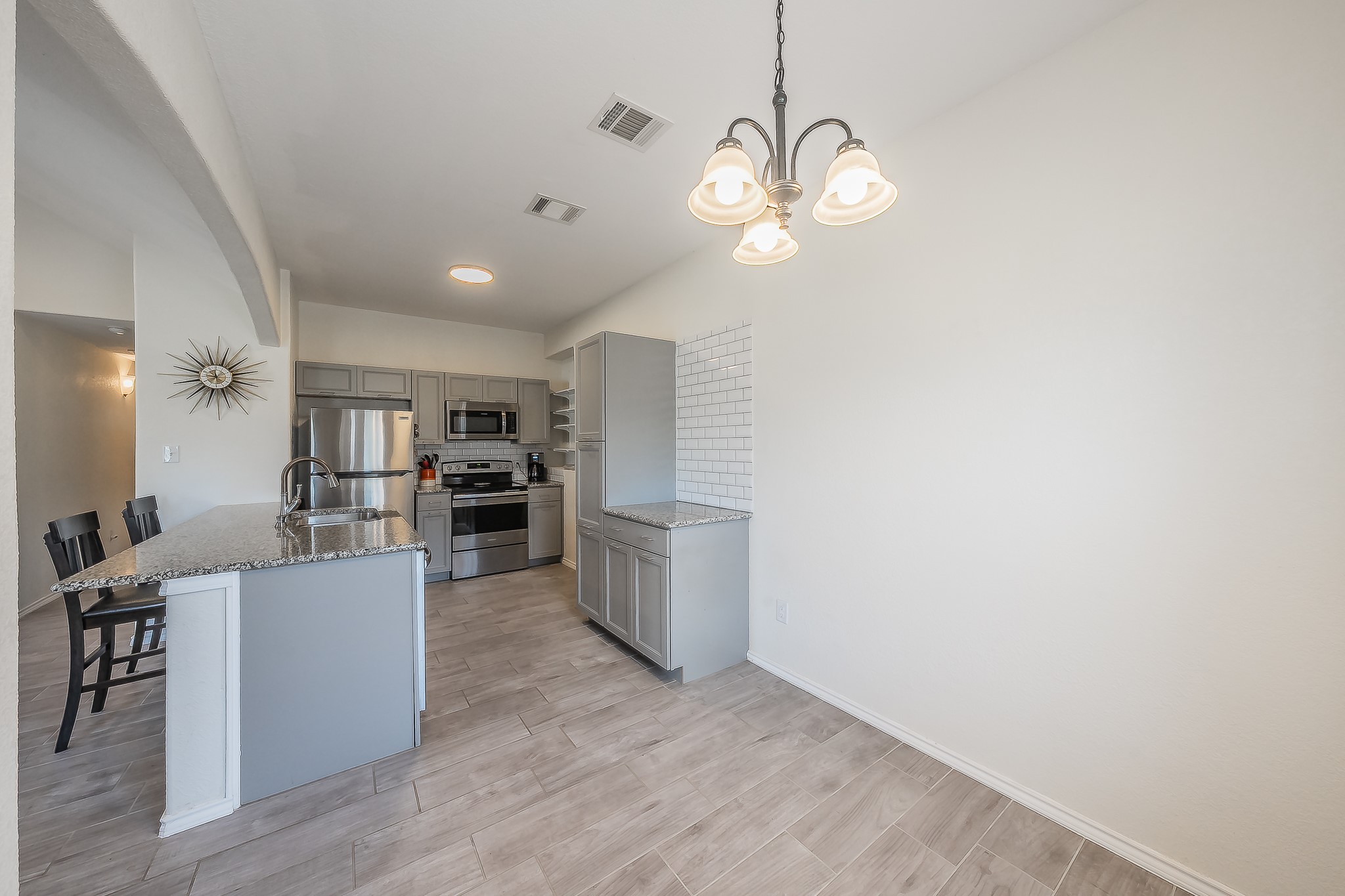 906 N Wilhite Street