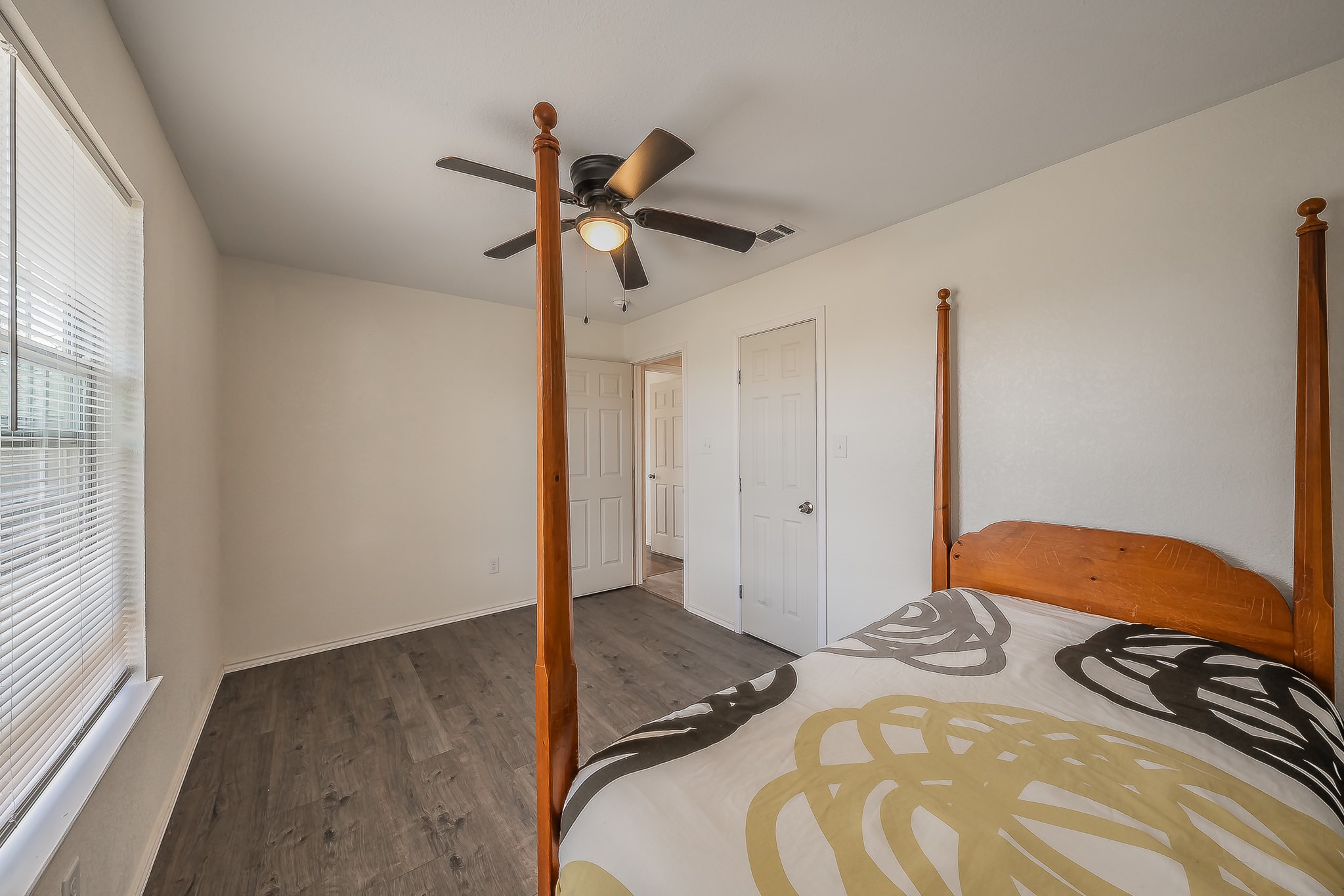 906 N Wilhite Street