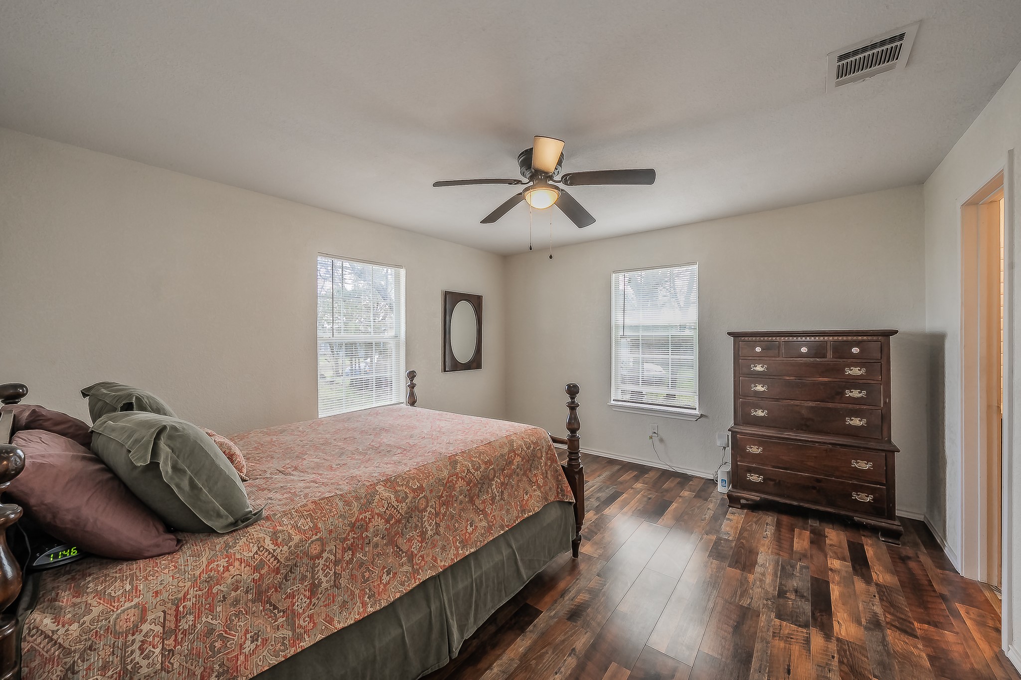 906 N Wilhite Street