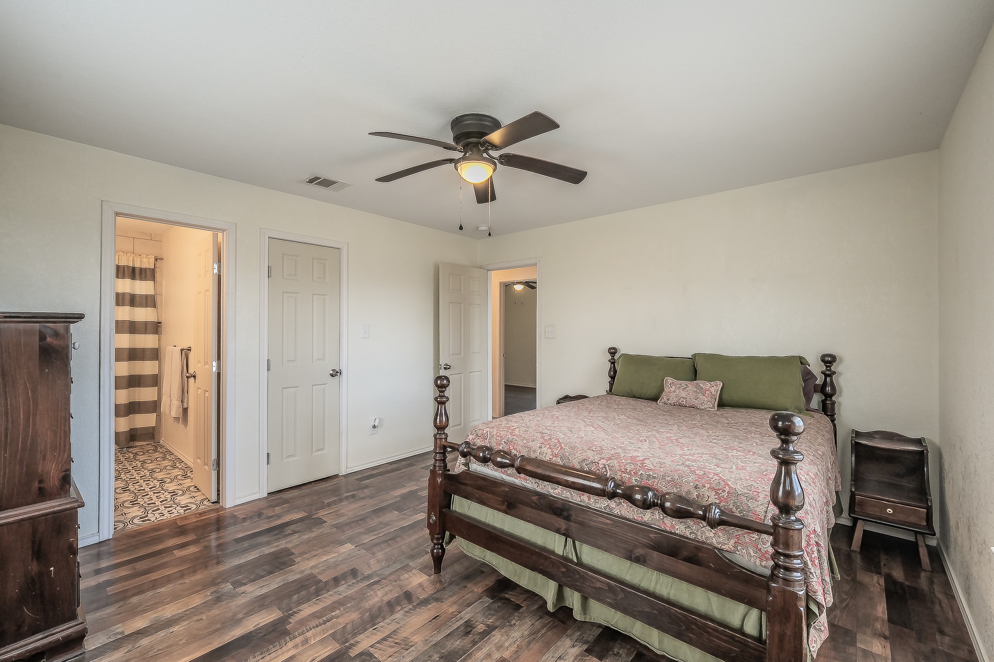 906 N Wilhite Street