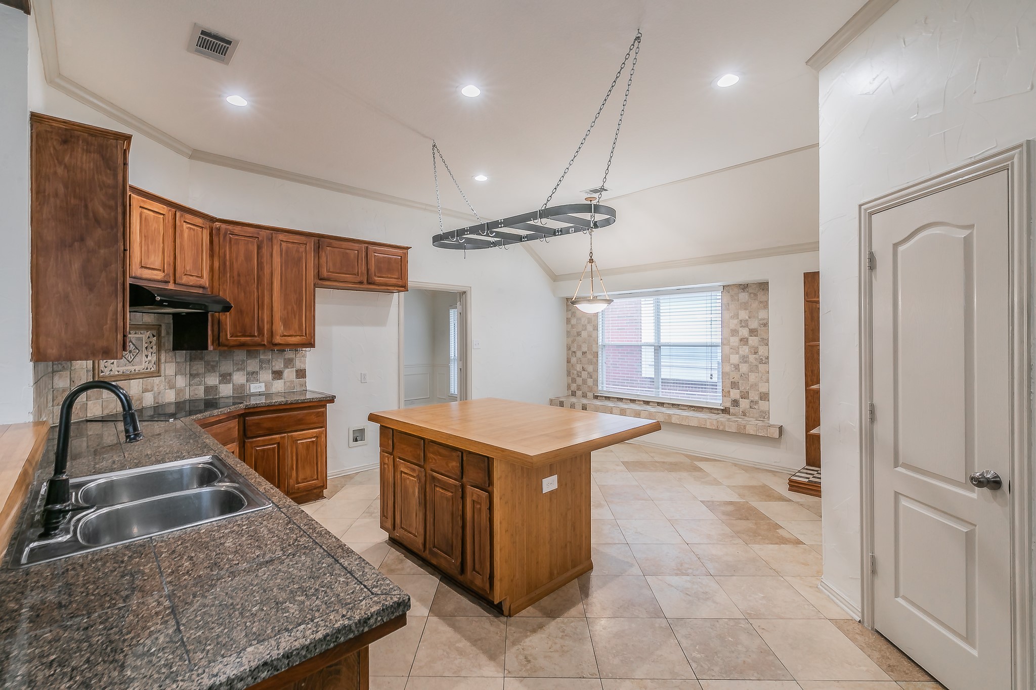 4633 Baldwin Lane