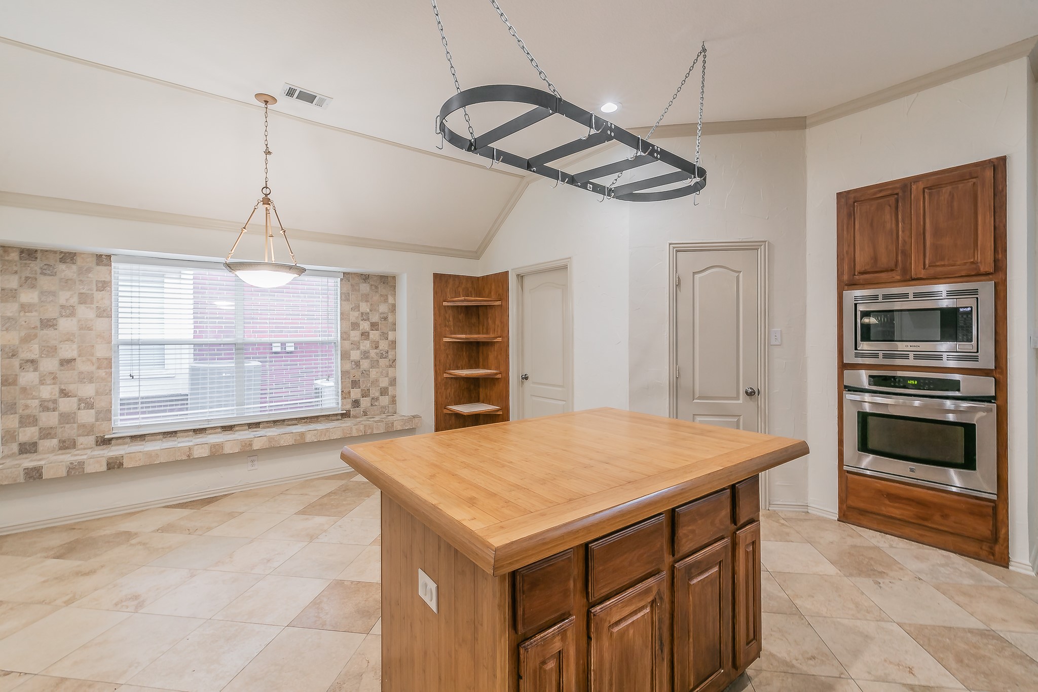 4633 Baldwin Lane