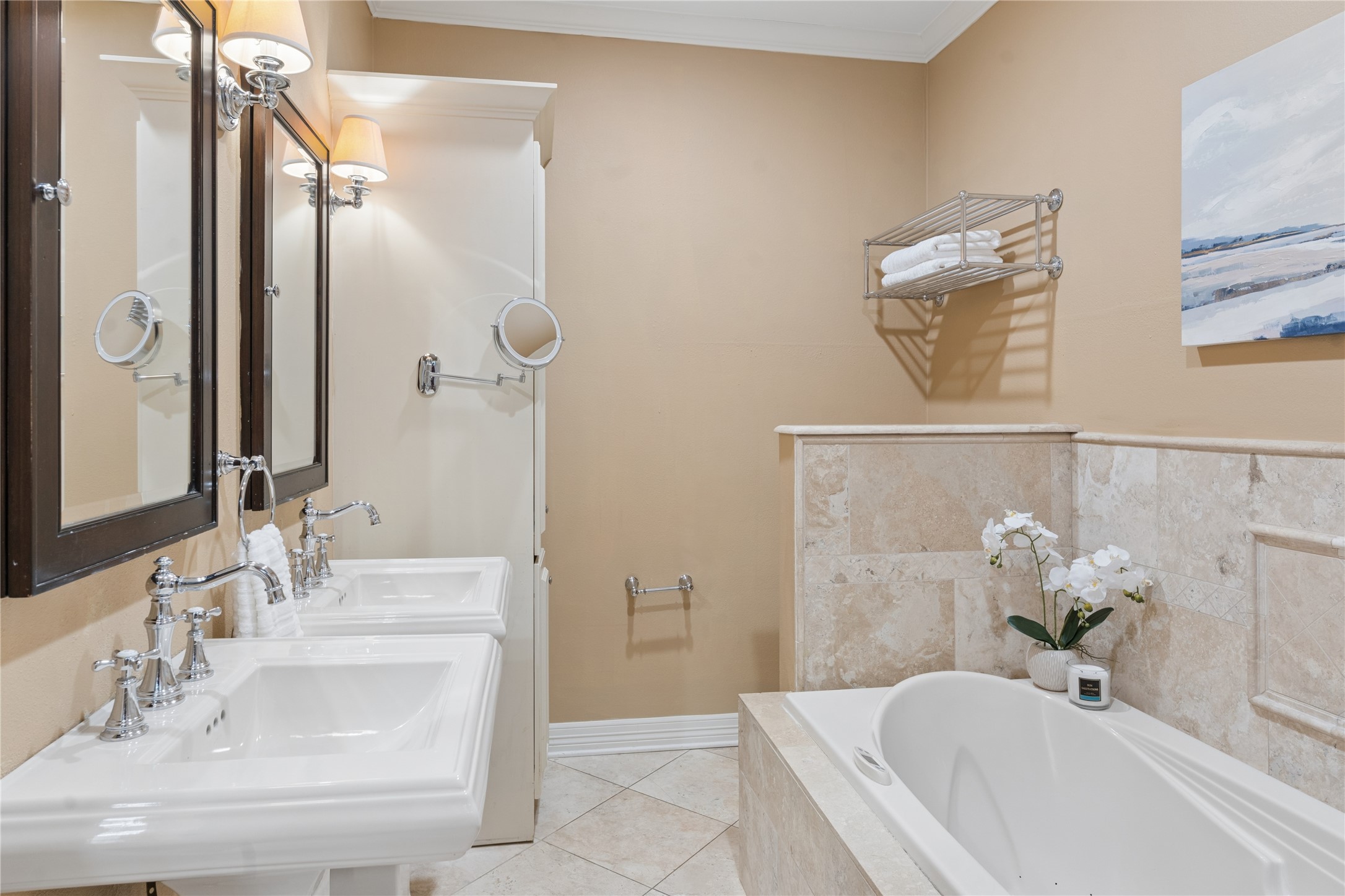 6417 Lakeshore Drive