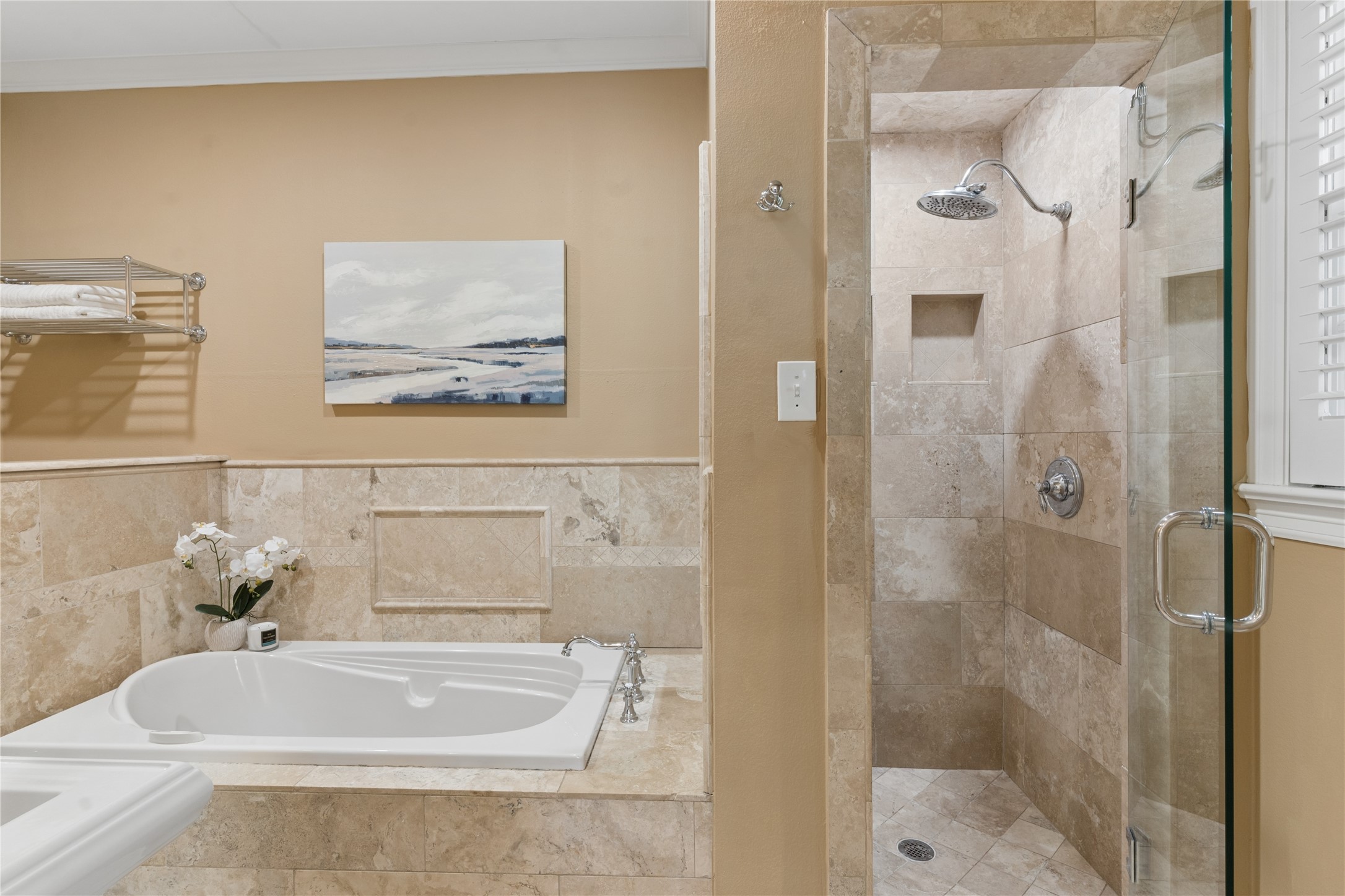 6417 Lakeshore Drive