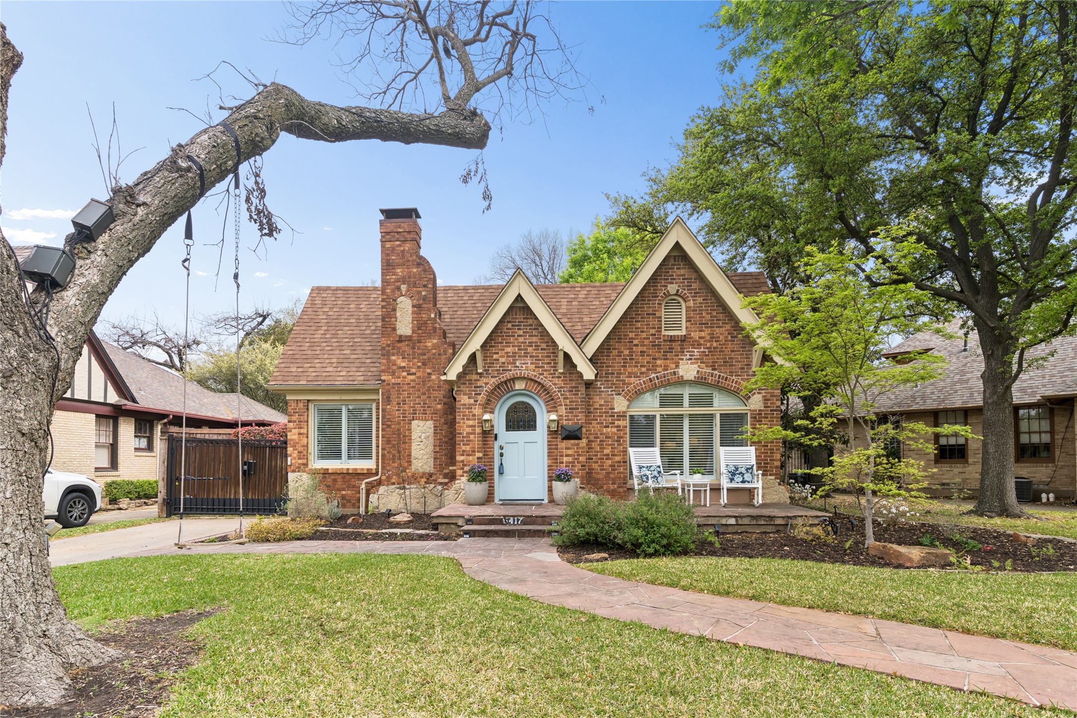 6417 Lakeshore Drive