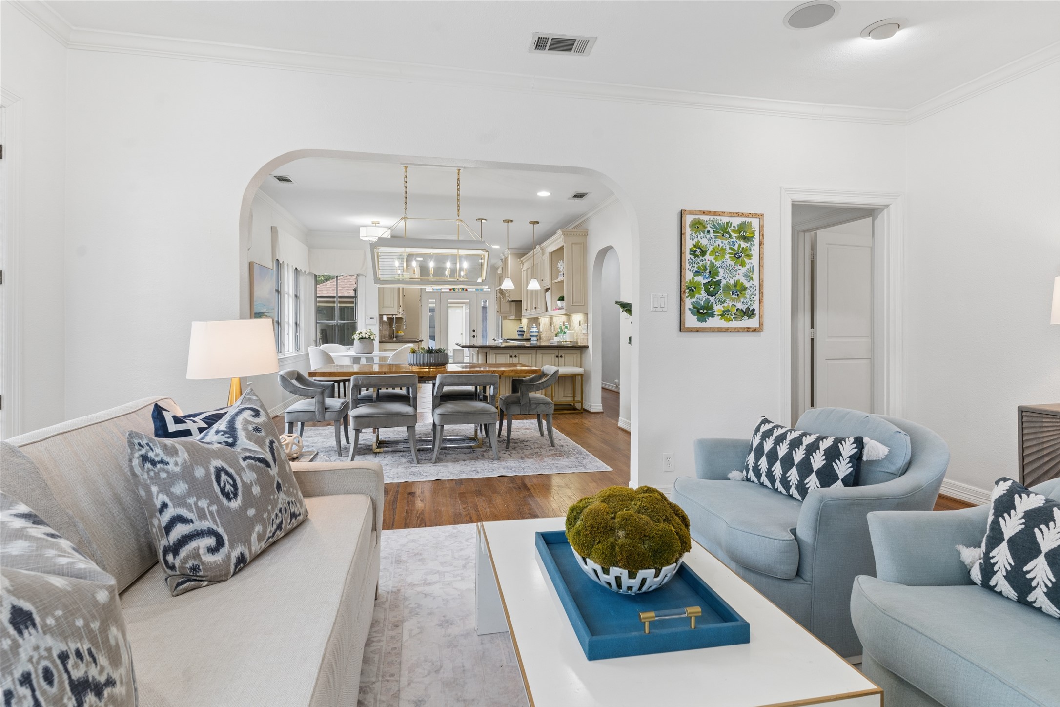 6417 Lakeshore Drive