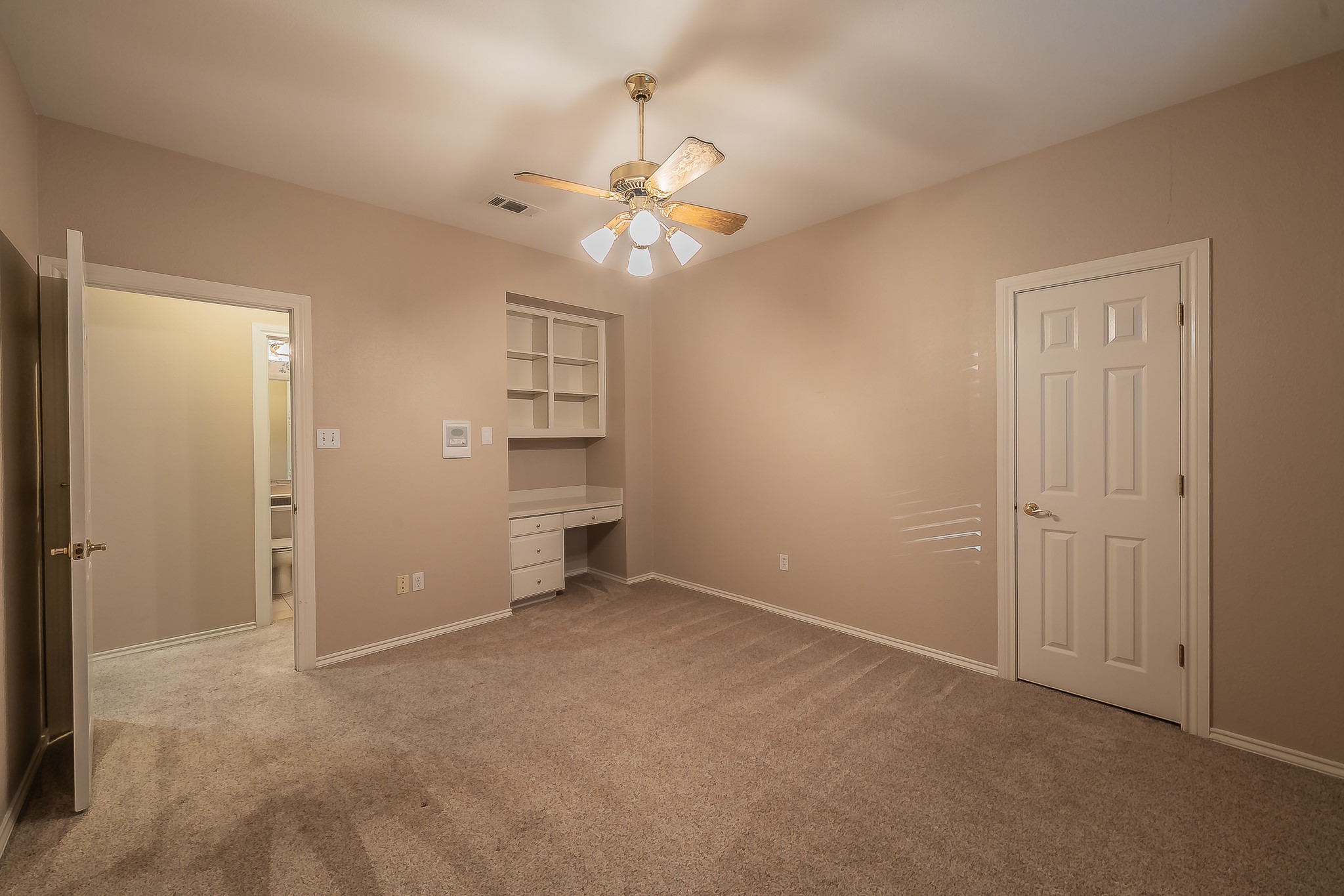 2908 Oak Trail Court