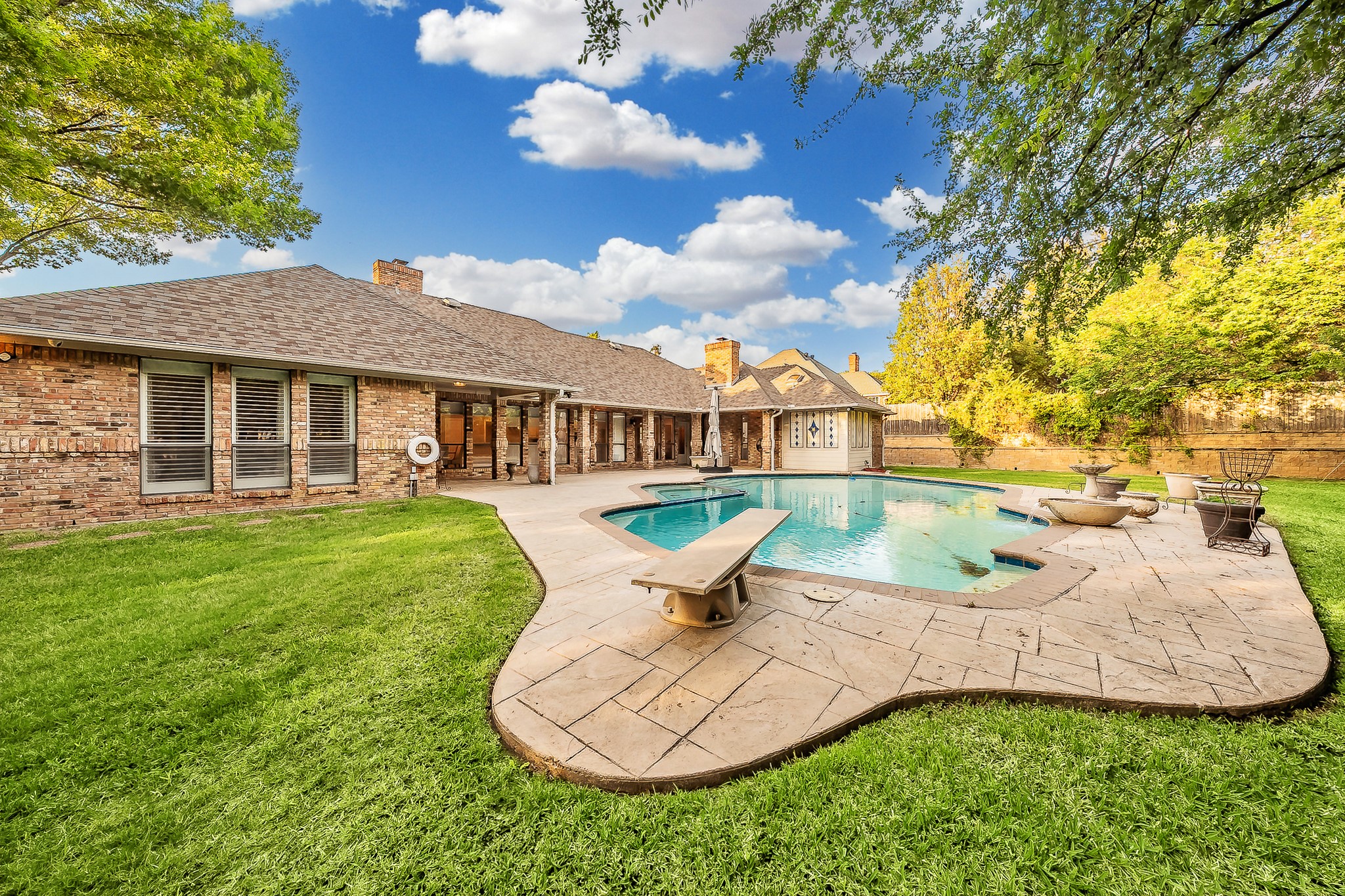 2908 Oak Trail Court