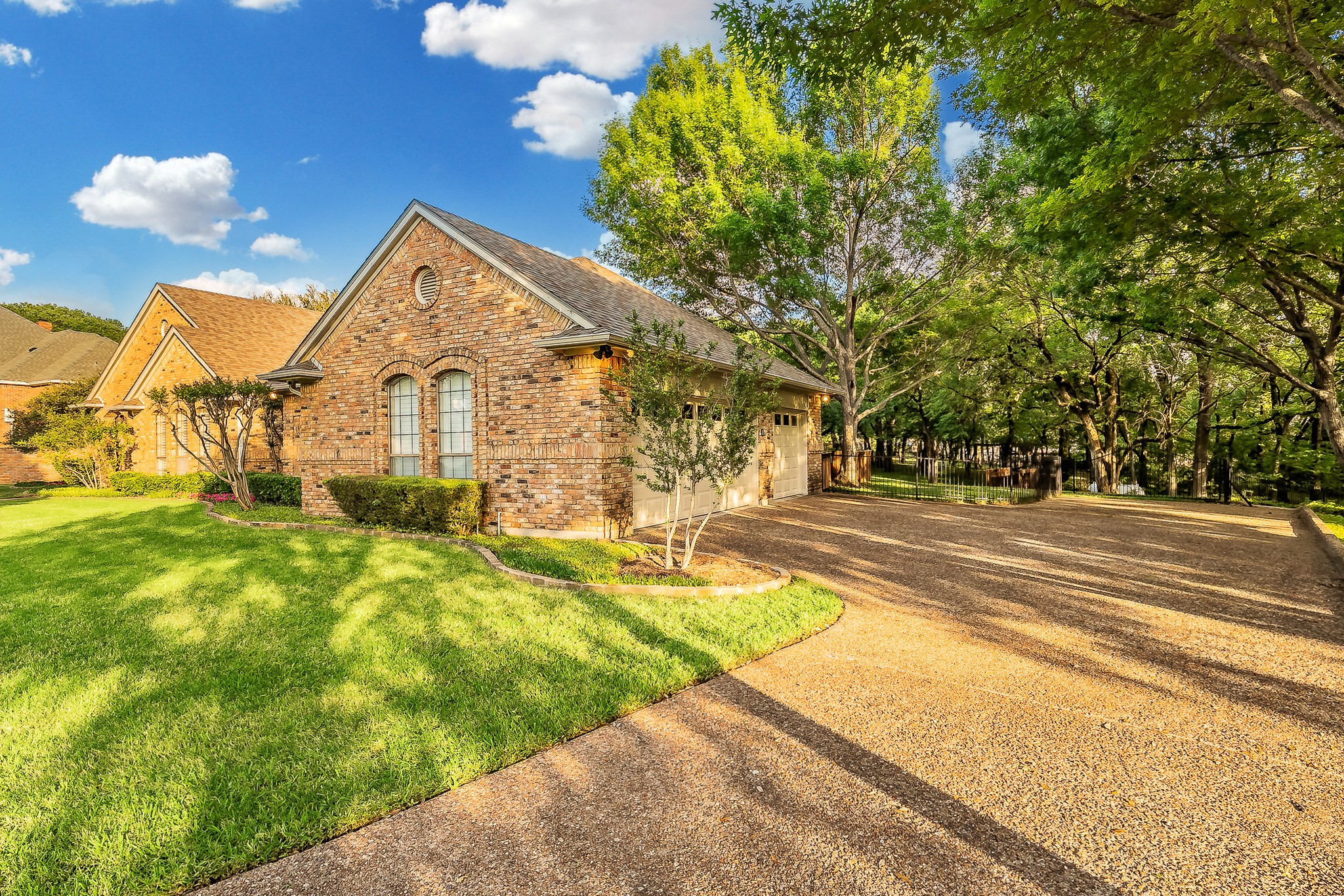 2908 Oak Trail Court