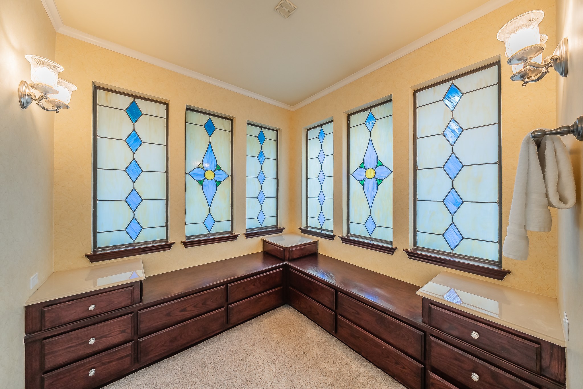 2908 Oak Trail Court