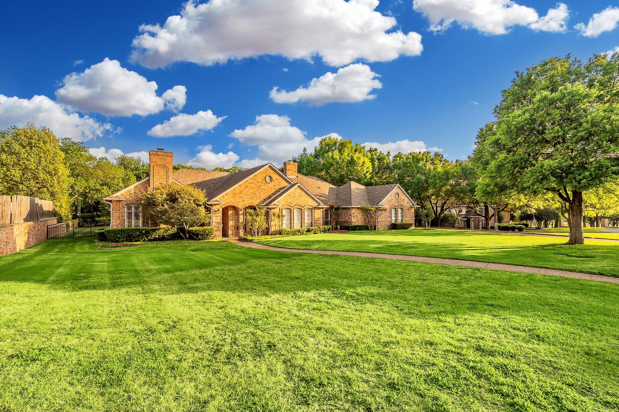 2908 Oak Trail Court
