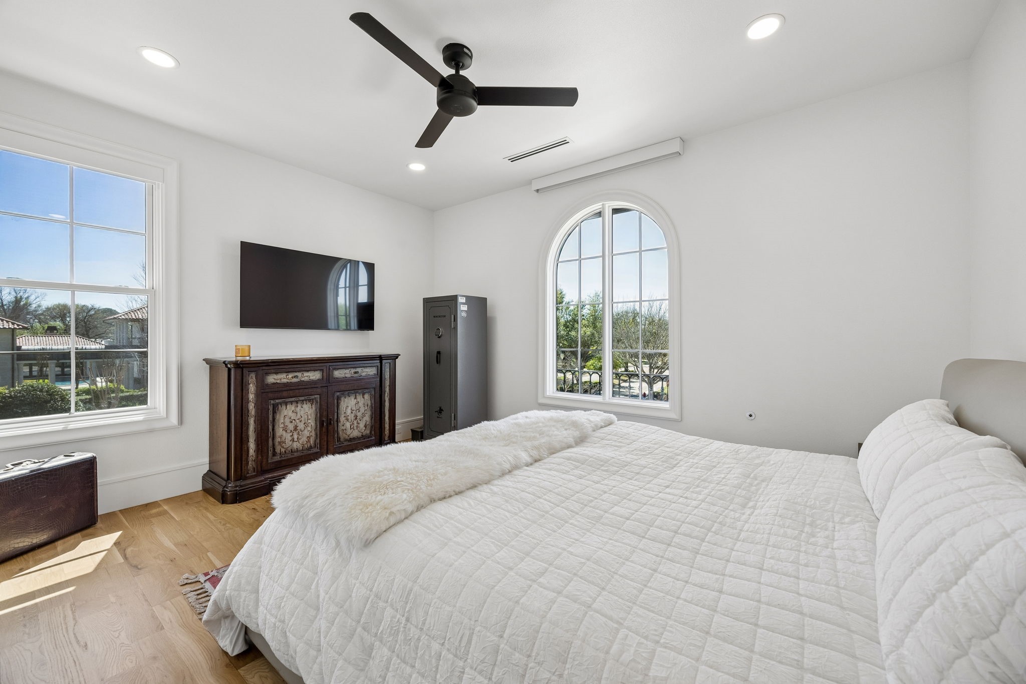 5301 Miramar Lane