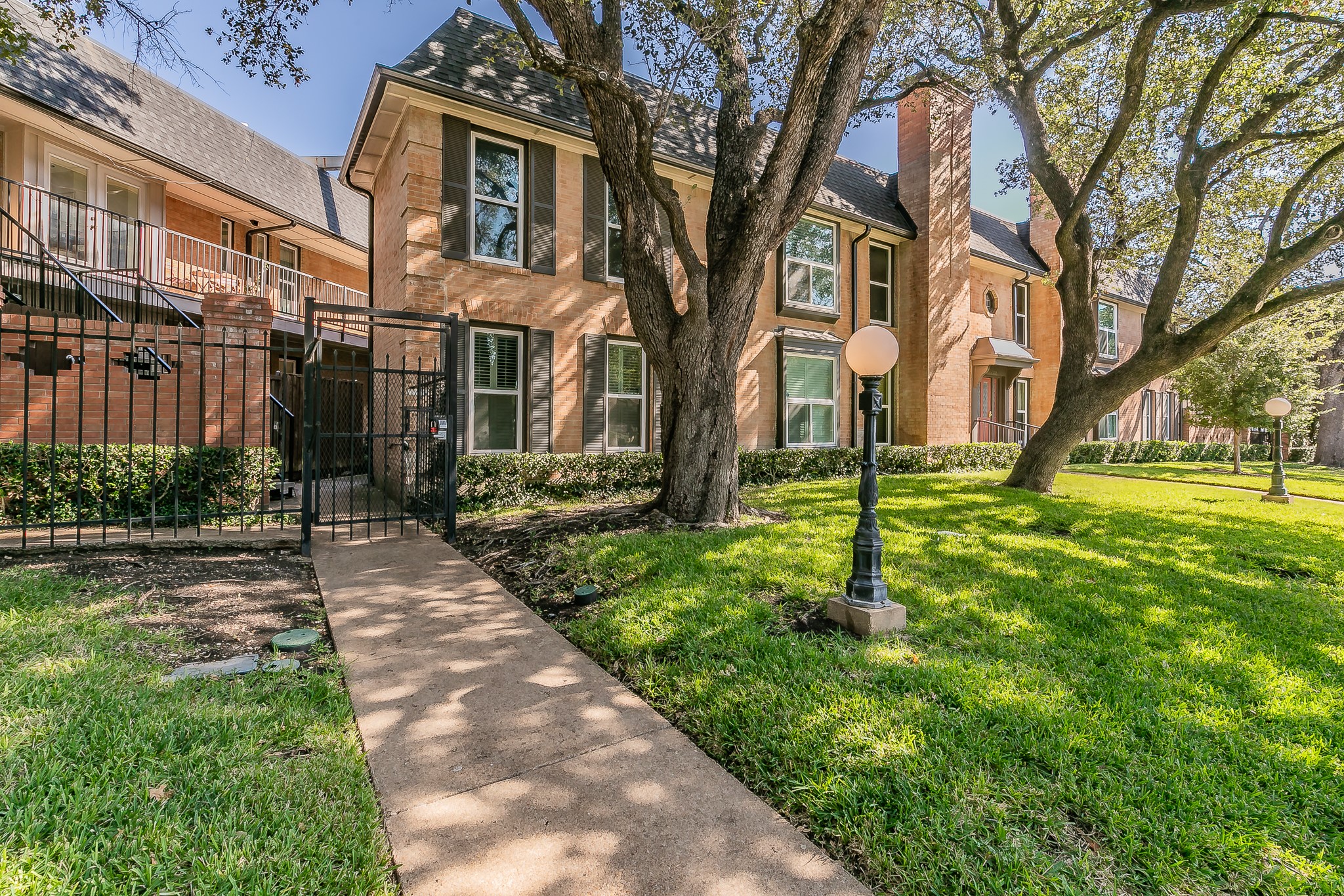 7814 Meadow Park Drive 220