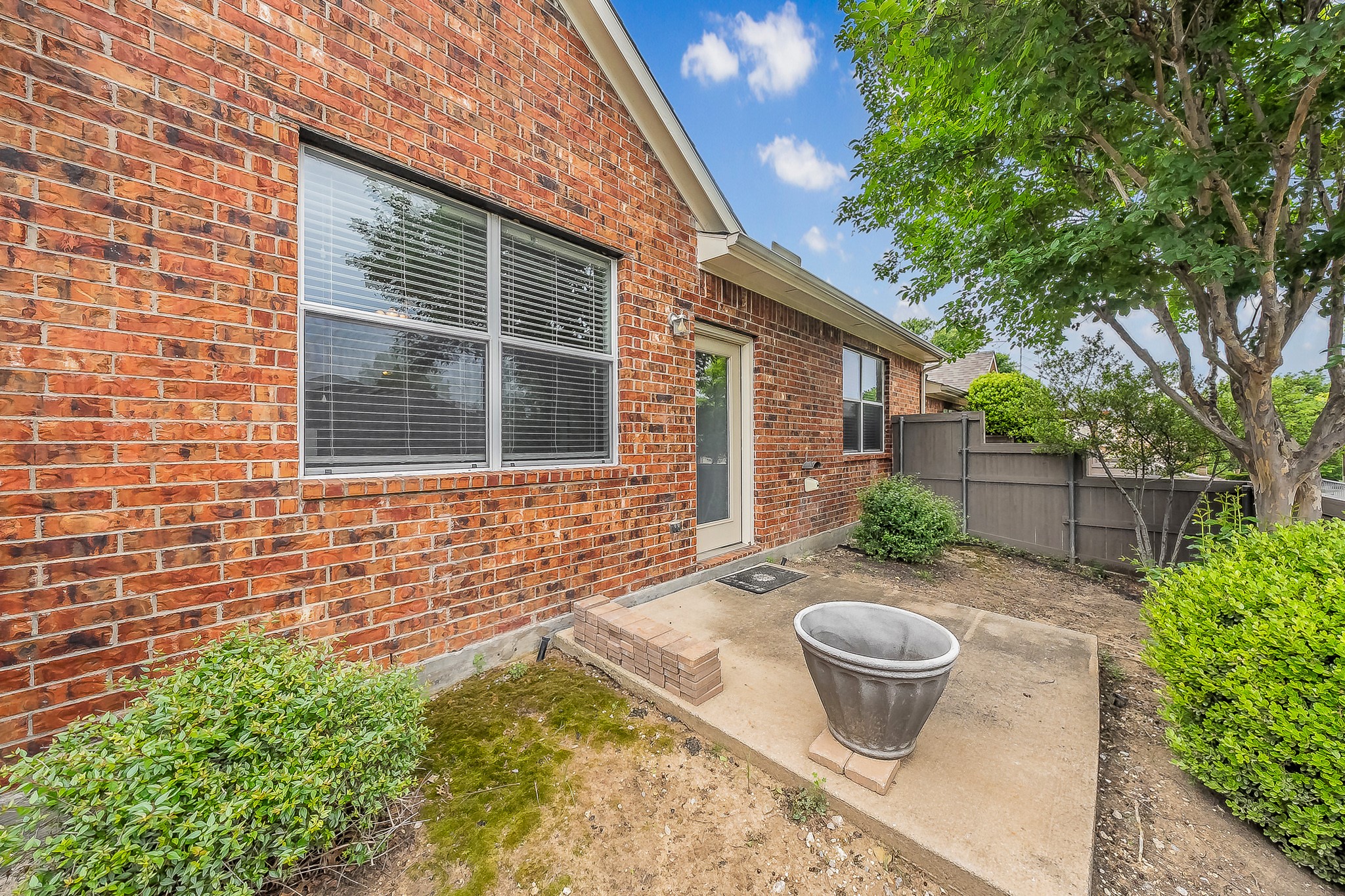 7253 Bianca Lane