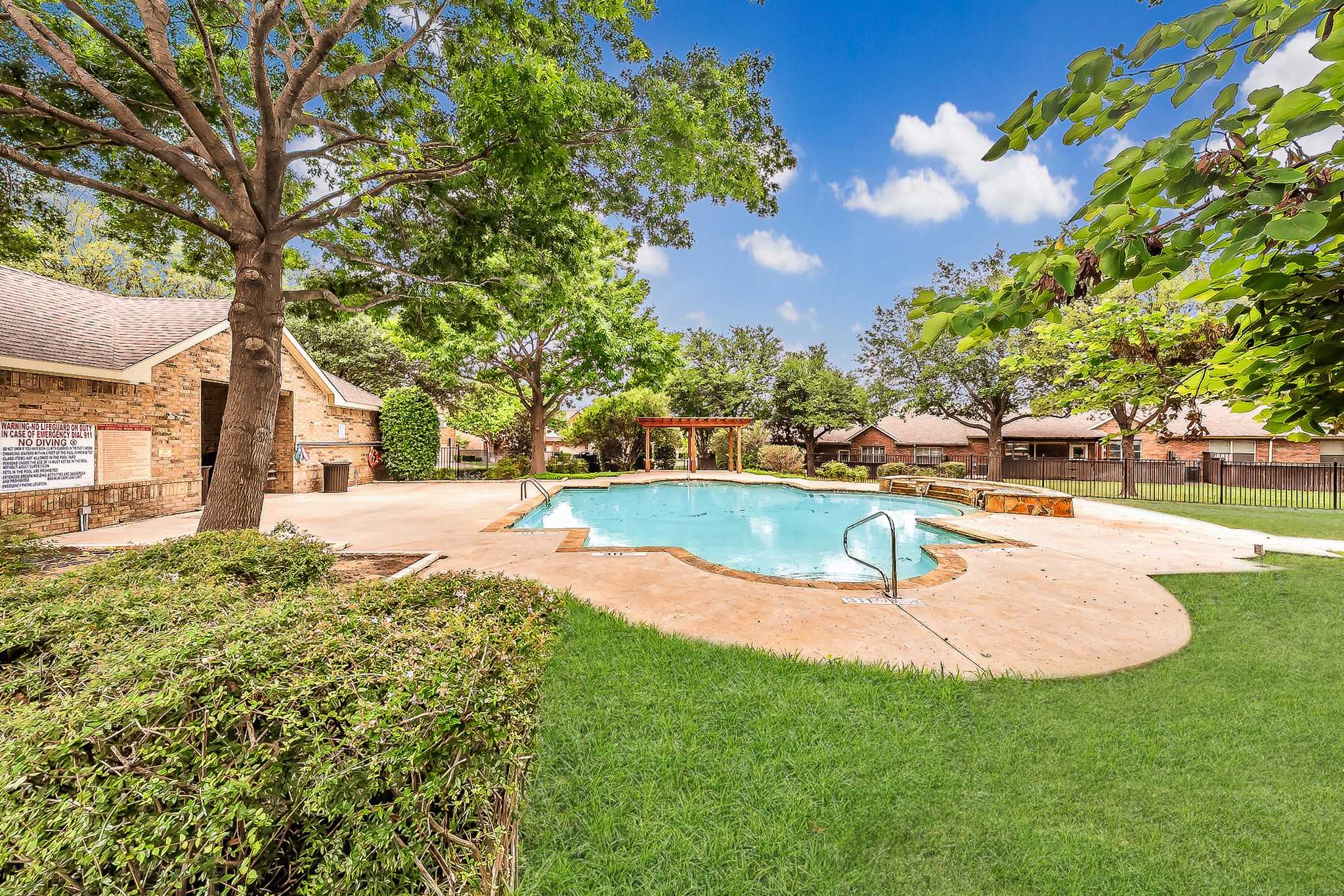 7253 Bianca Lane