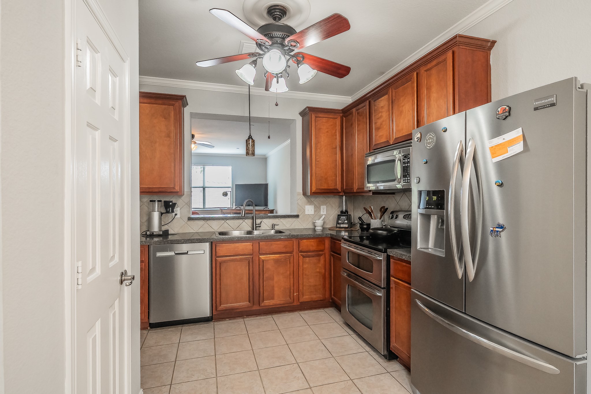 7253 Bianca Lane