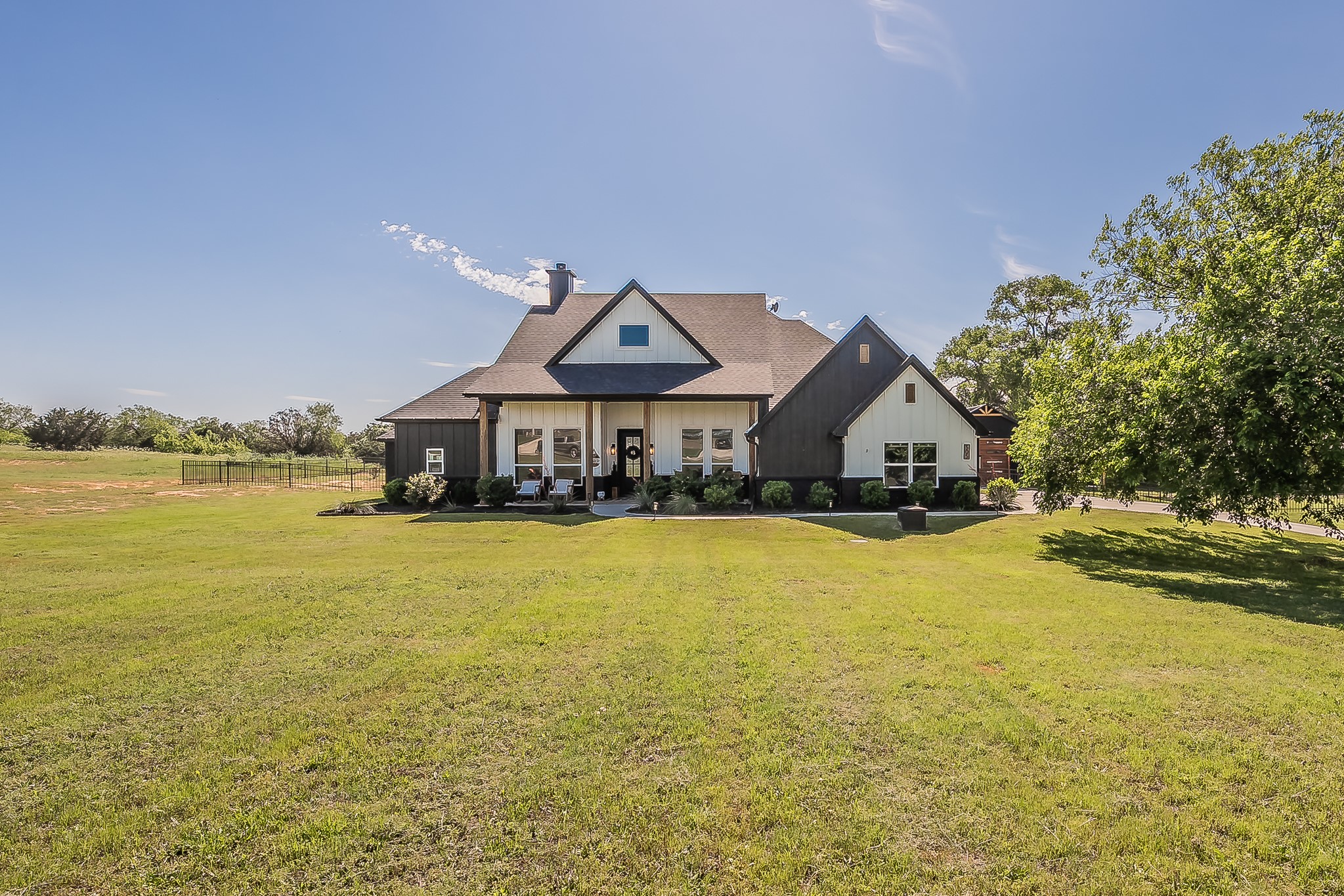 505 N Saddle Horn Court