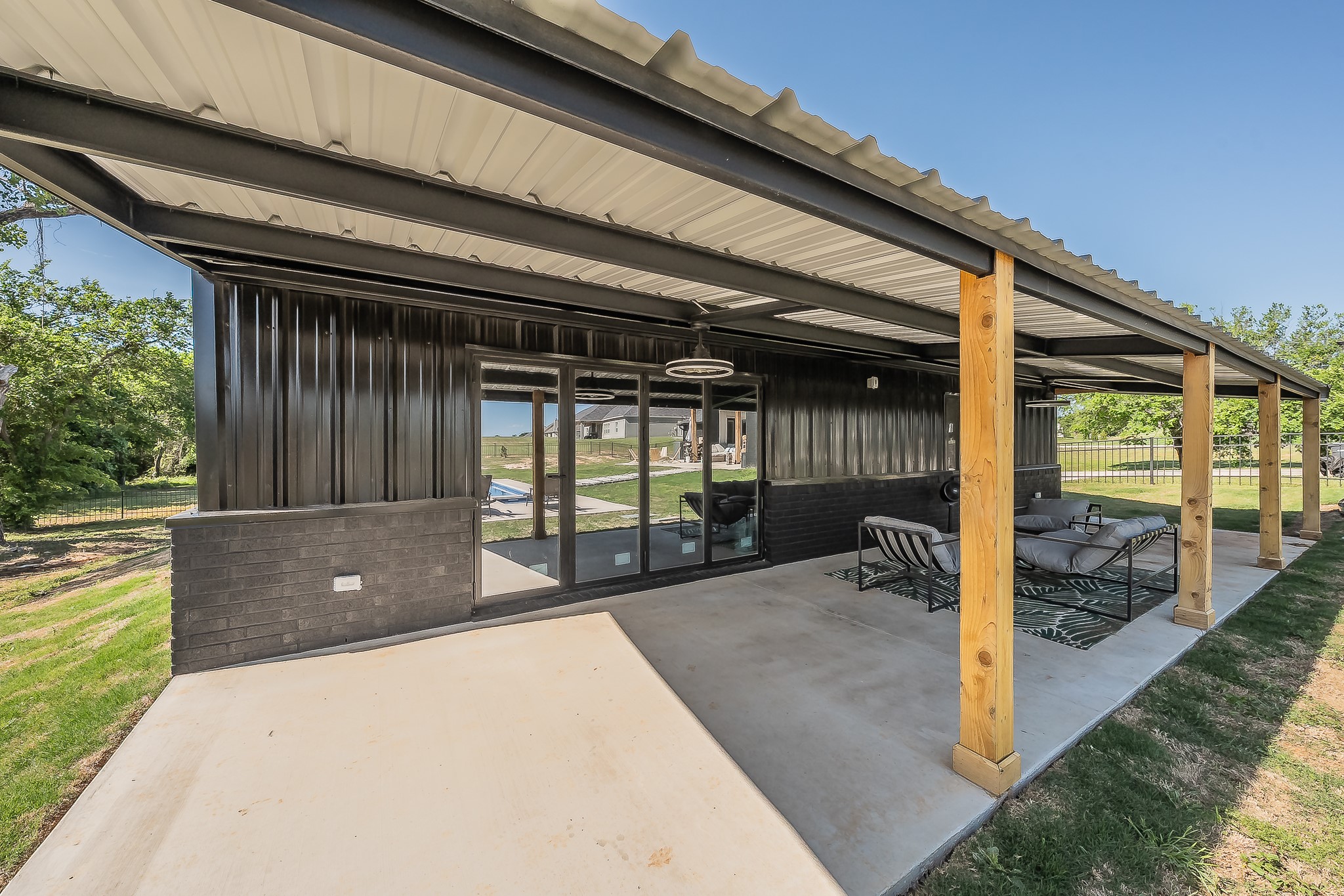 505 N Saddle Horn Court