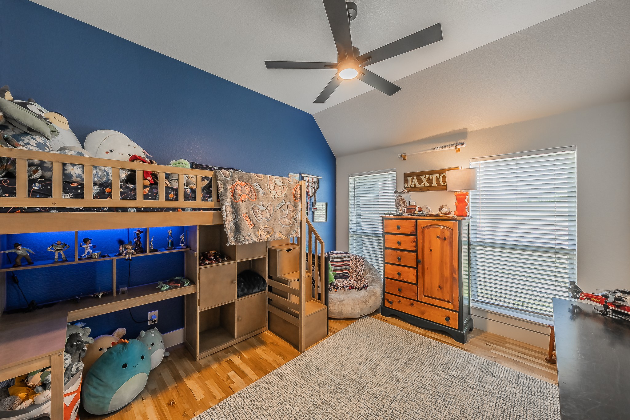 505 N Saddle Horn Court