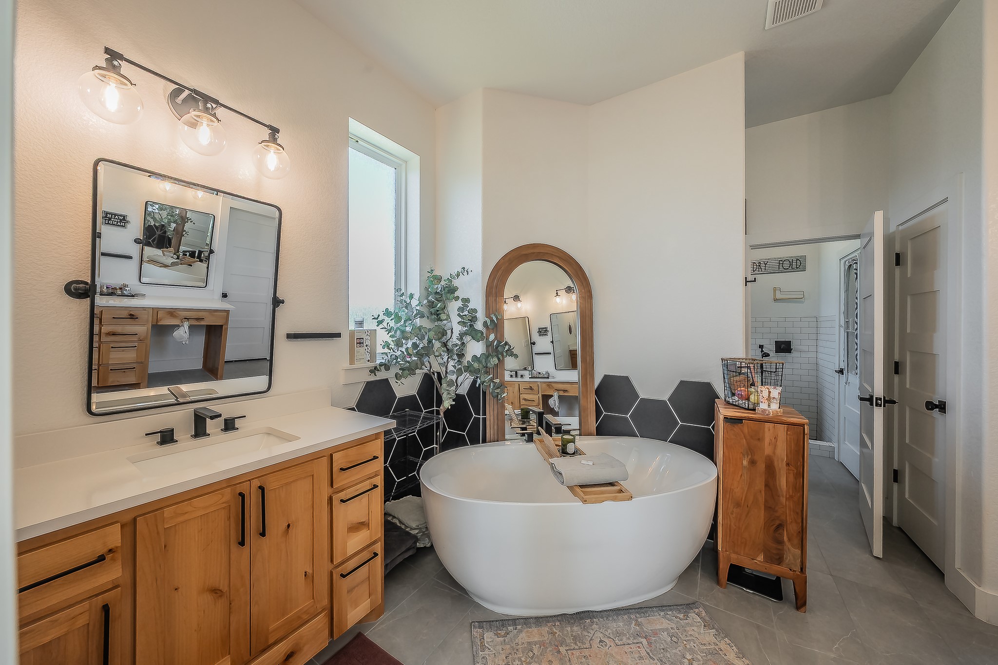 505 N Saddle Horn Court