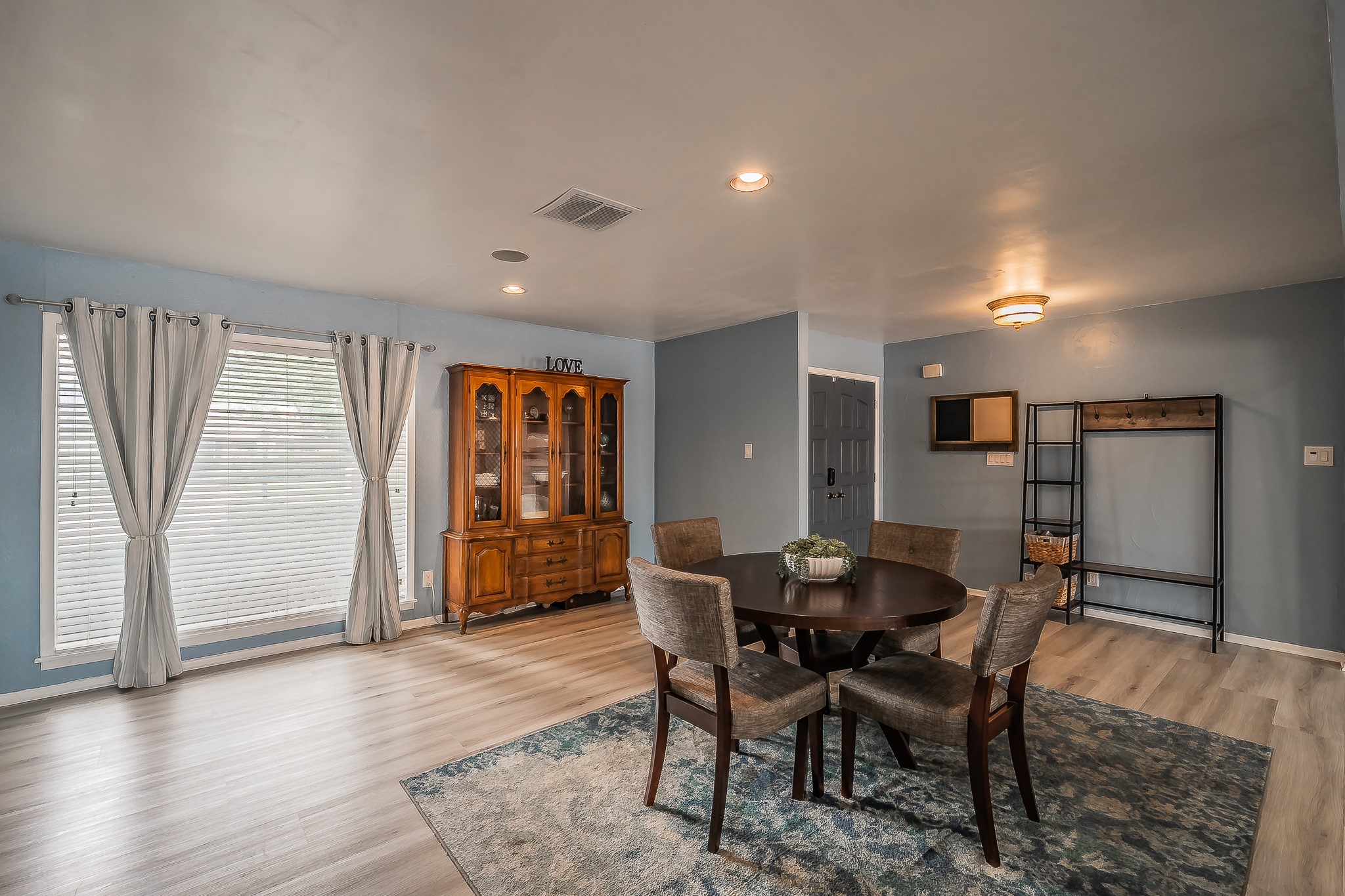 5801 Cedarcrest Drive