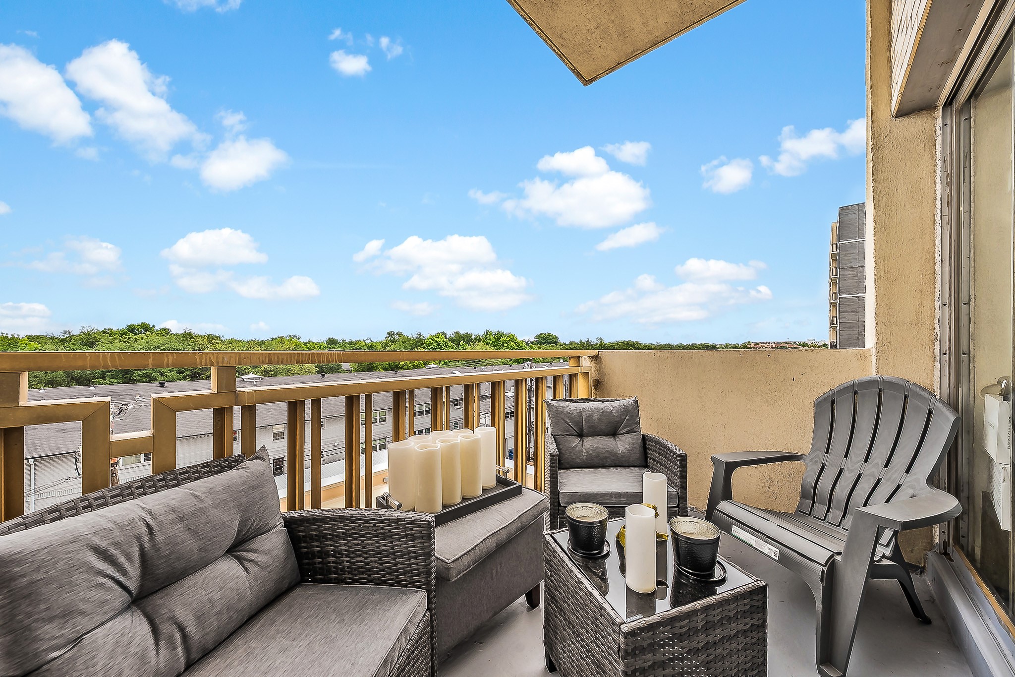6211 W Northwest Highway G417