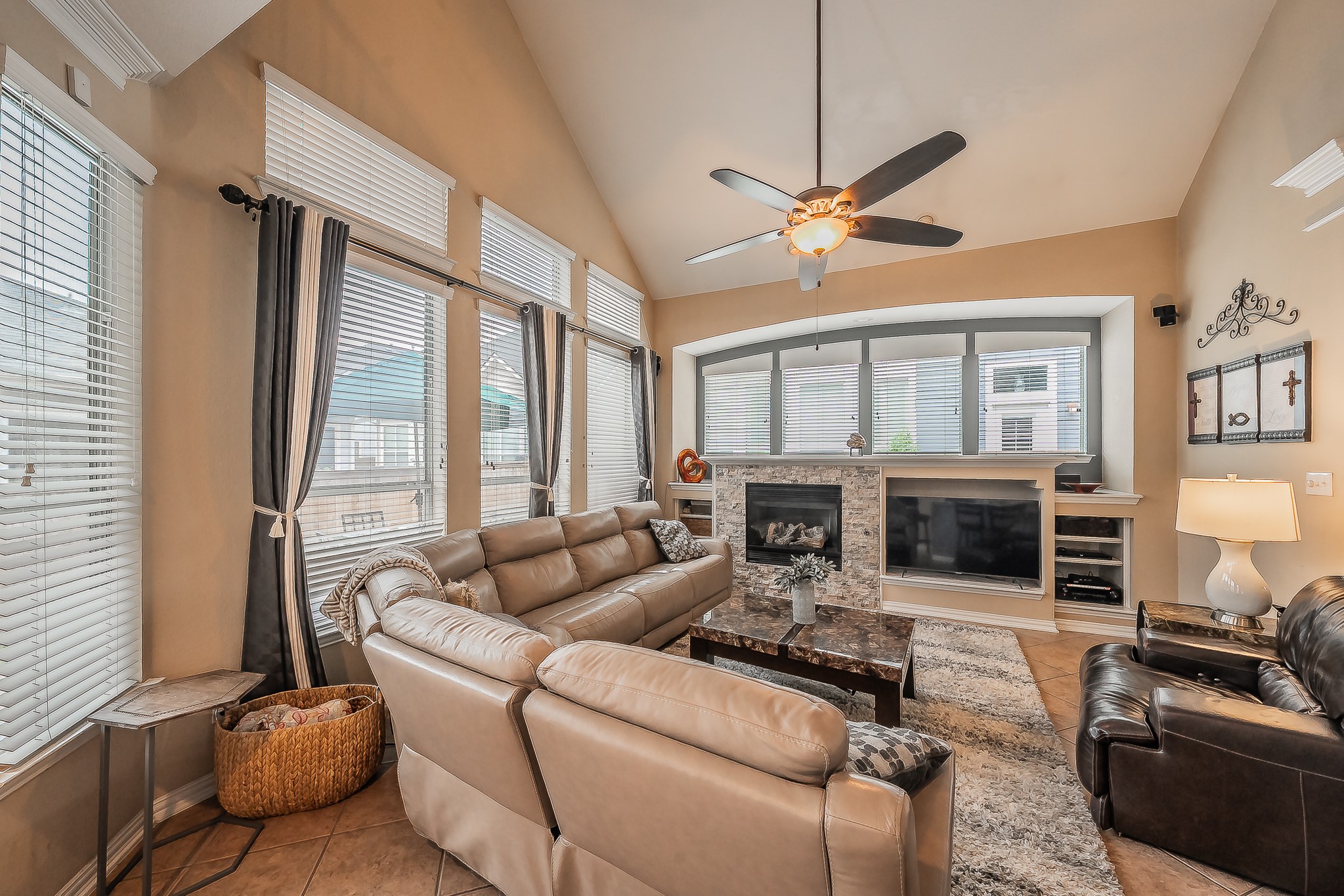2215 Red Hawk Lane
