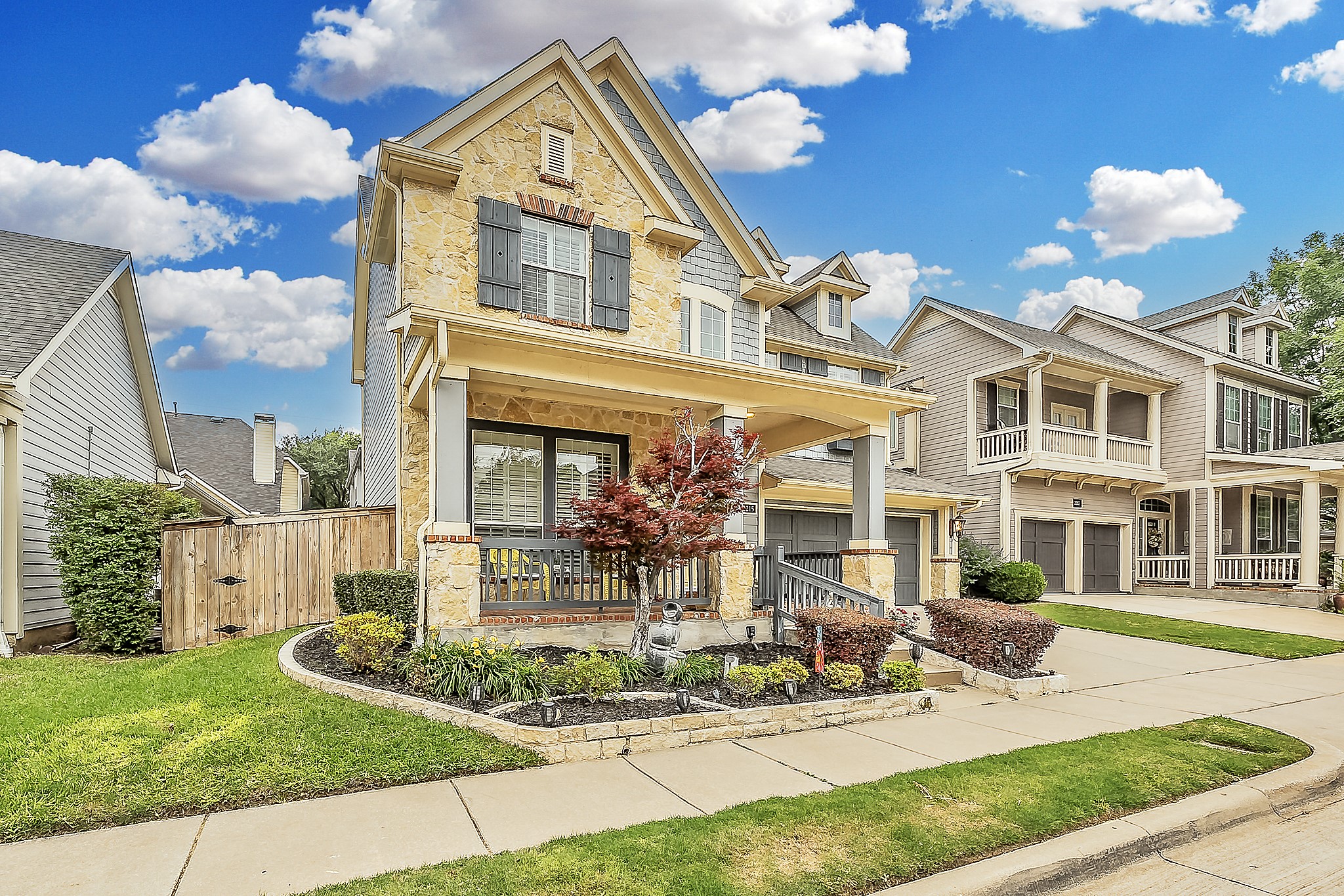 2215 Red Hawk Lane