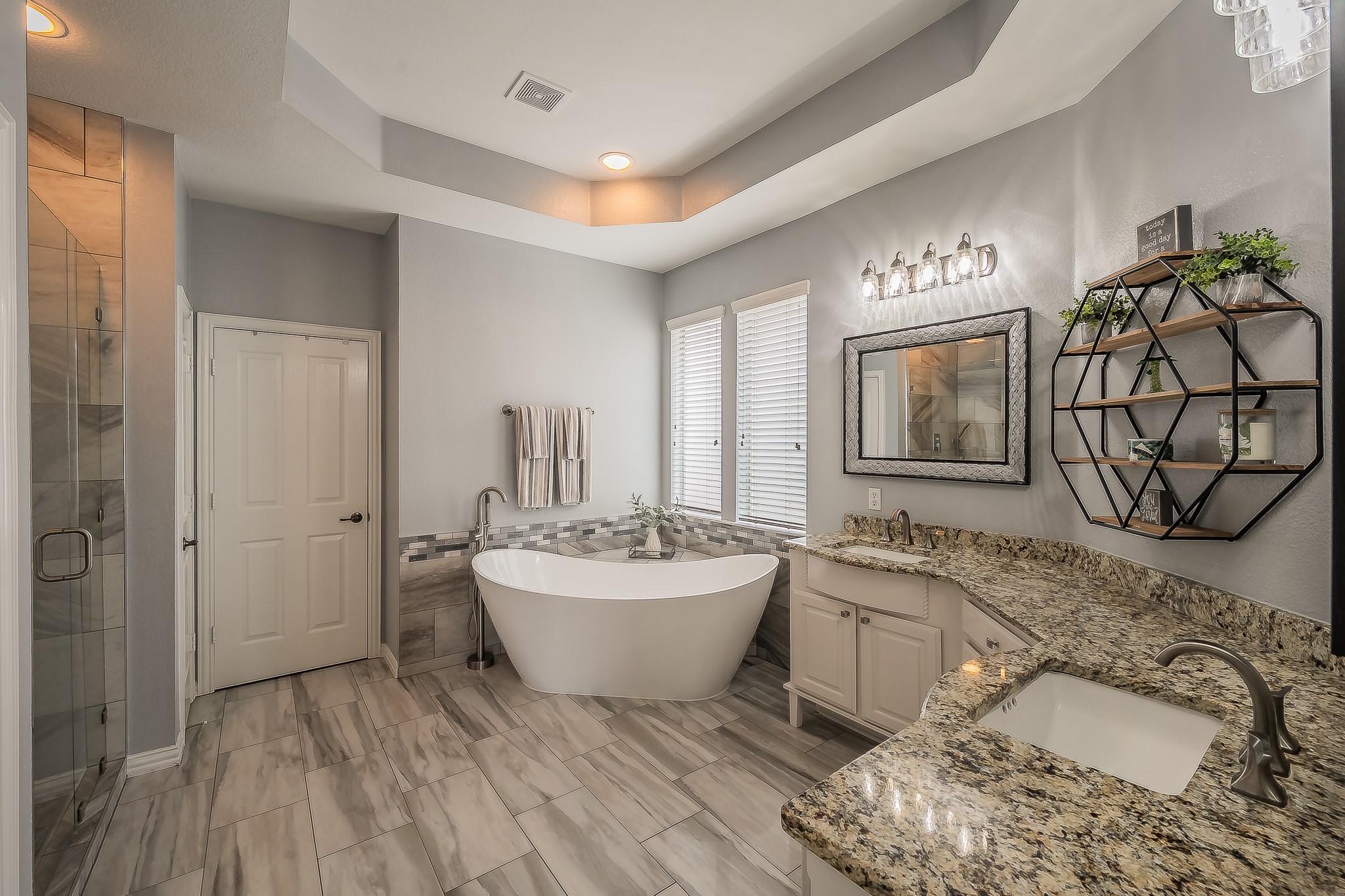 2215 Red Hawk Lane