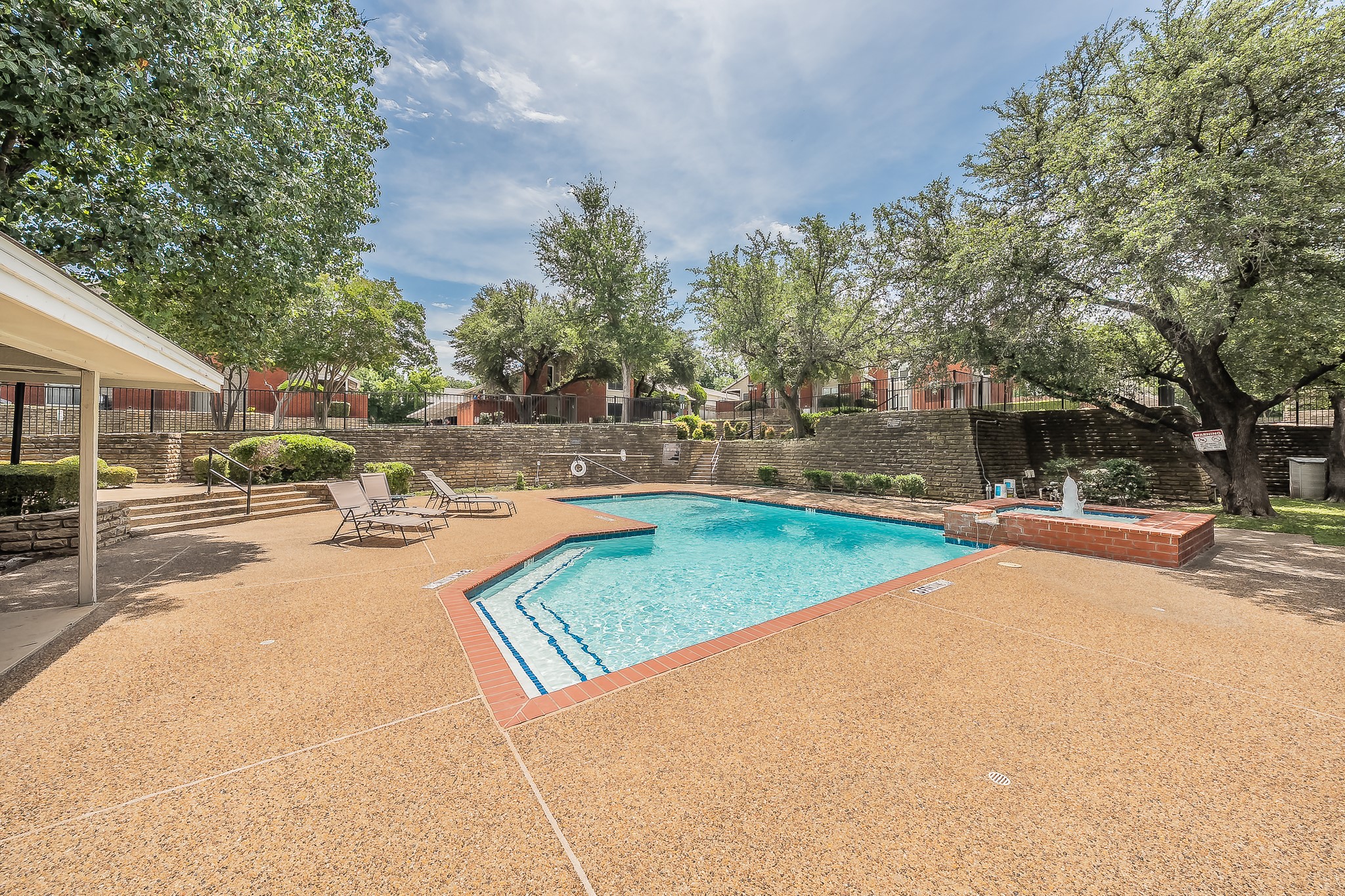 8404 Forest Lane 305