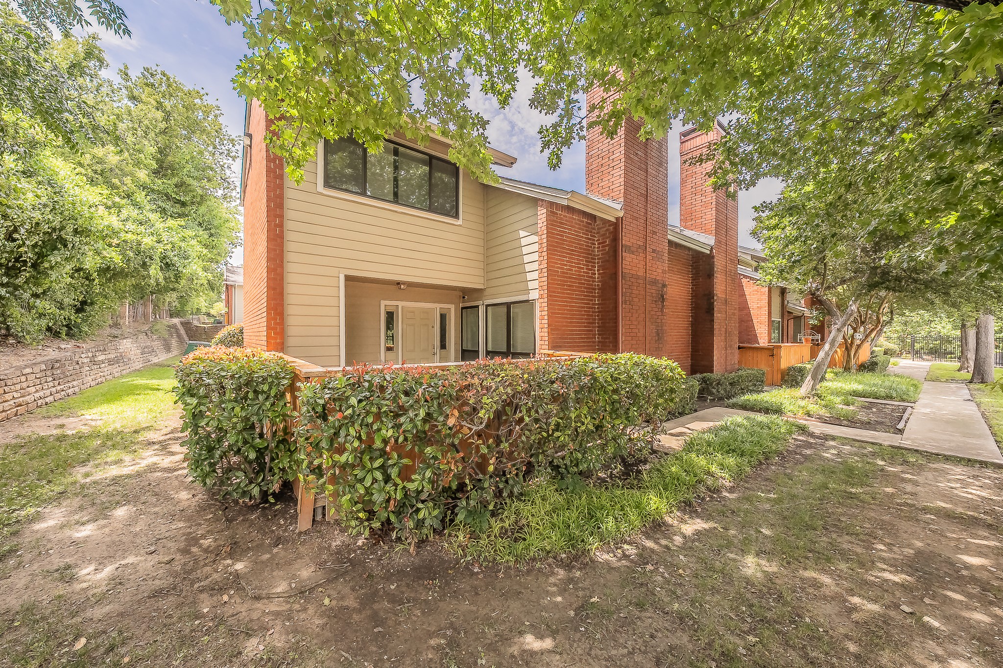 8404 Forest Lane 305