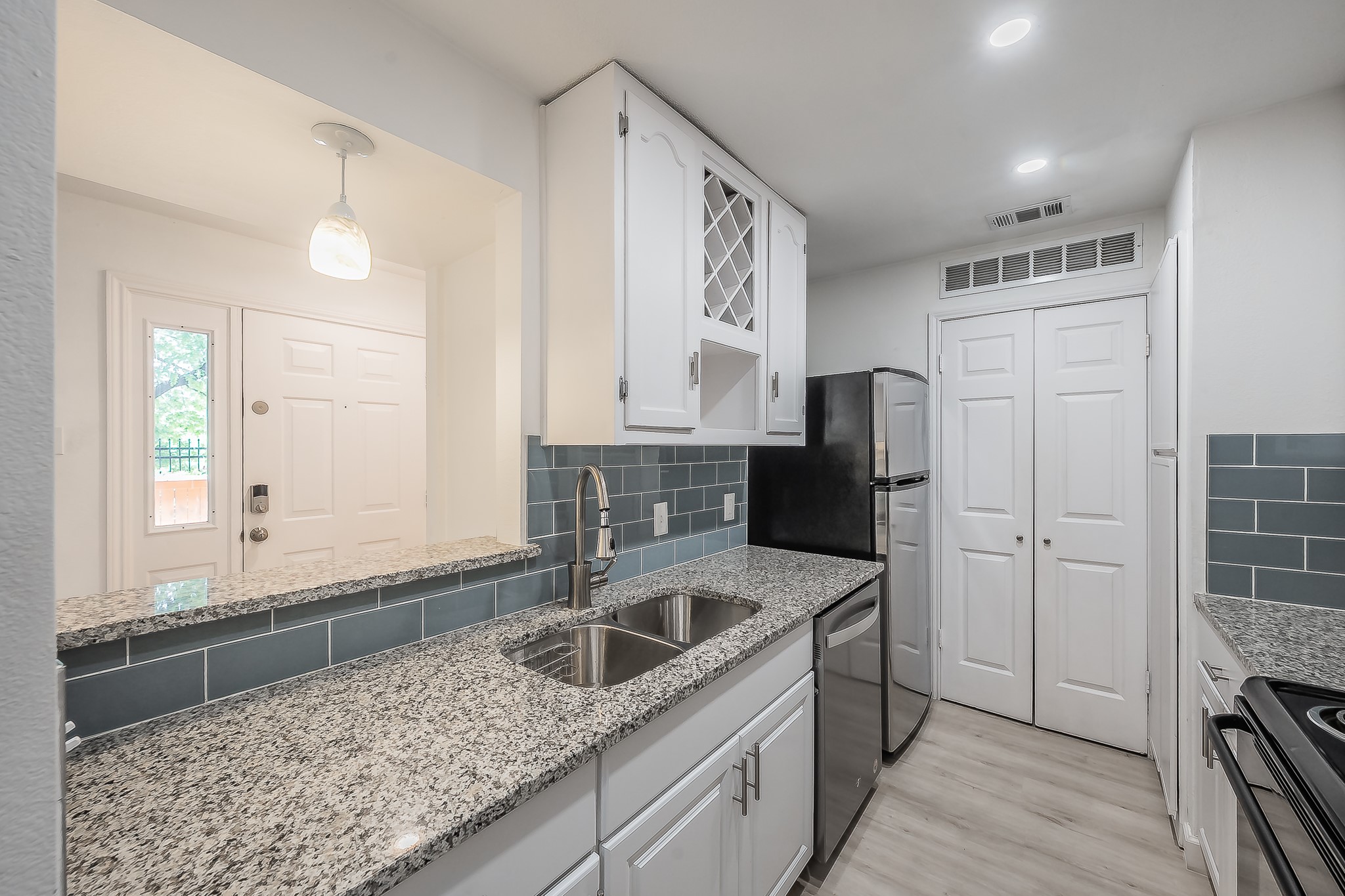 8404 Forest Lane 305